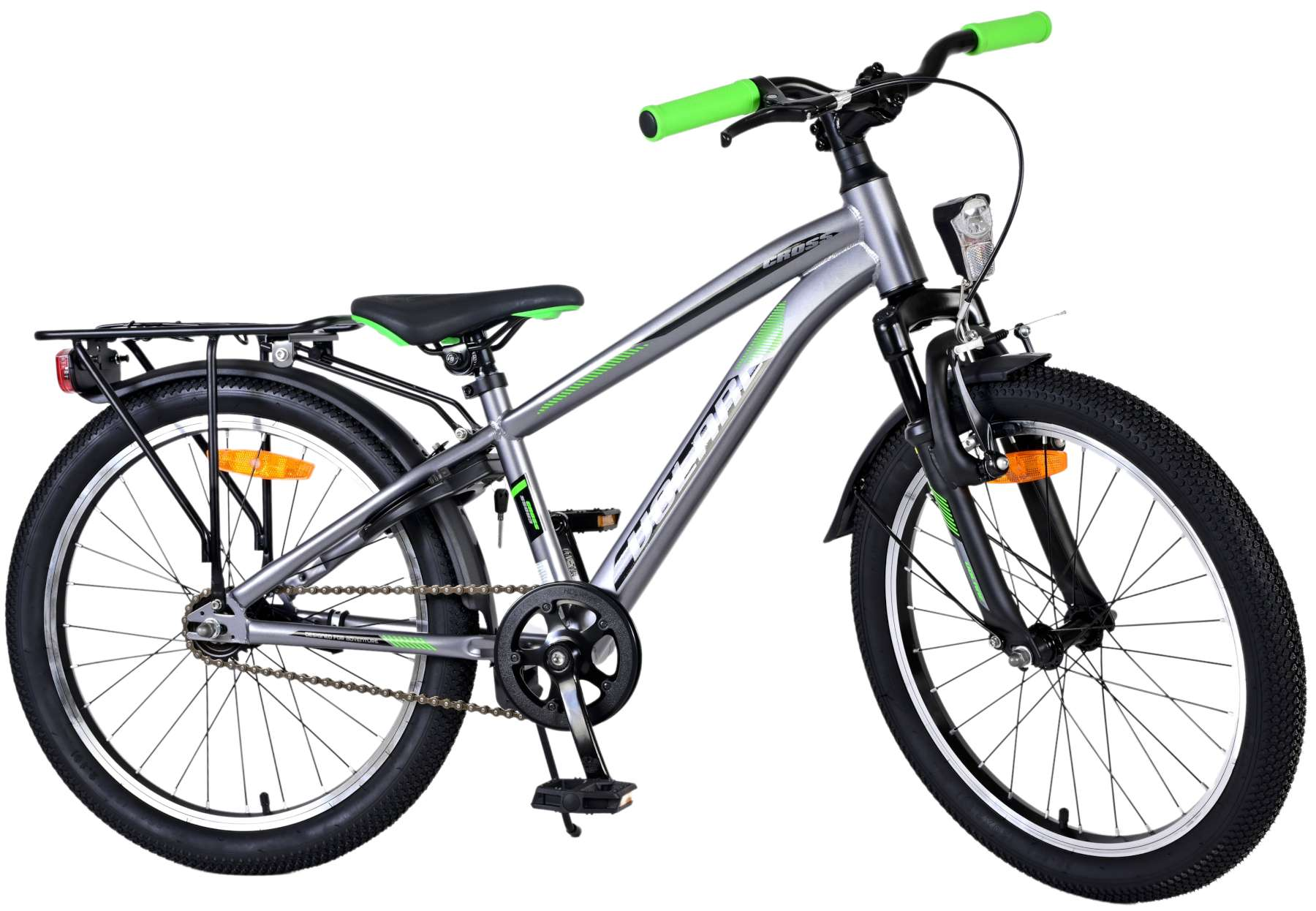 Graues Fahrrad mit grünen Akzenten. Schwarze Reifen. Grüne Lenker. Weißer Hintergrund.