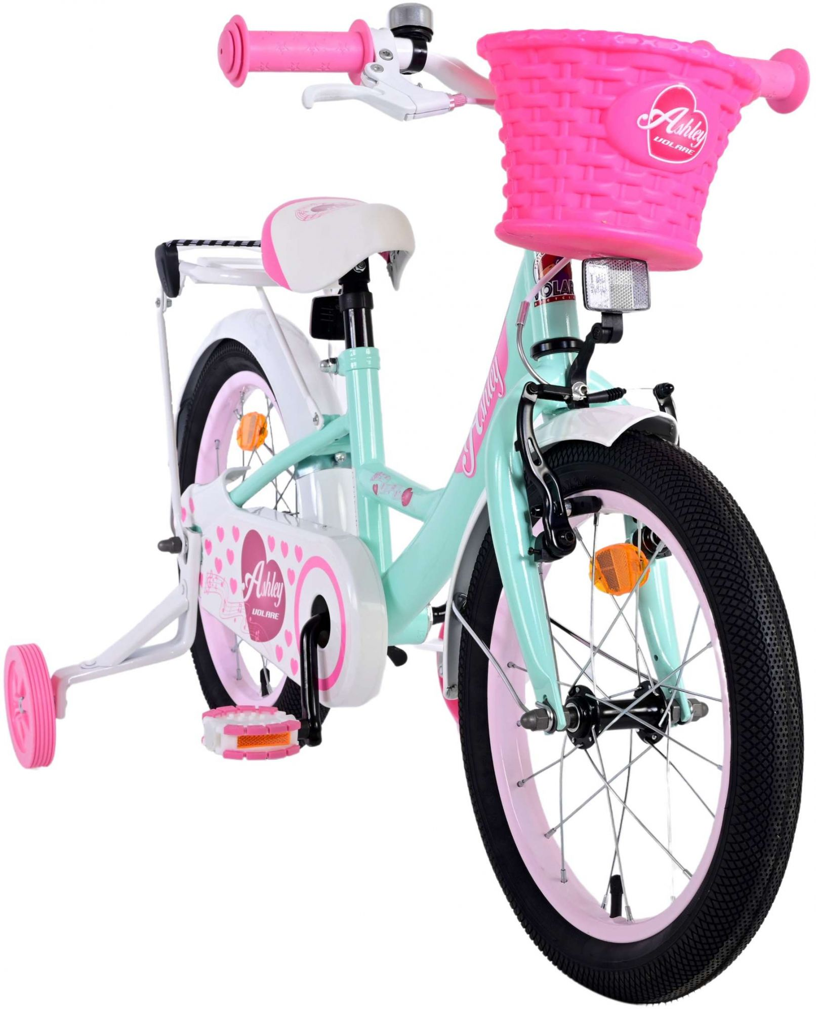 Ein rosa und mintgrünes Kinderfahrrad mit Korb und Stützrädern. Rosa Herzen sind auf dem Rahmen.