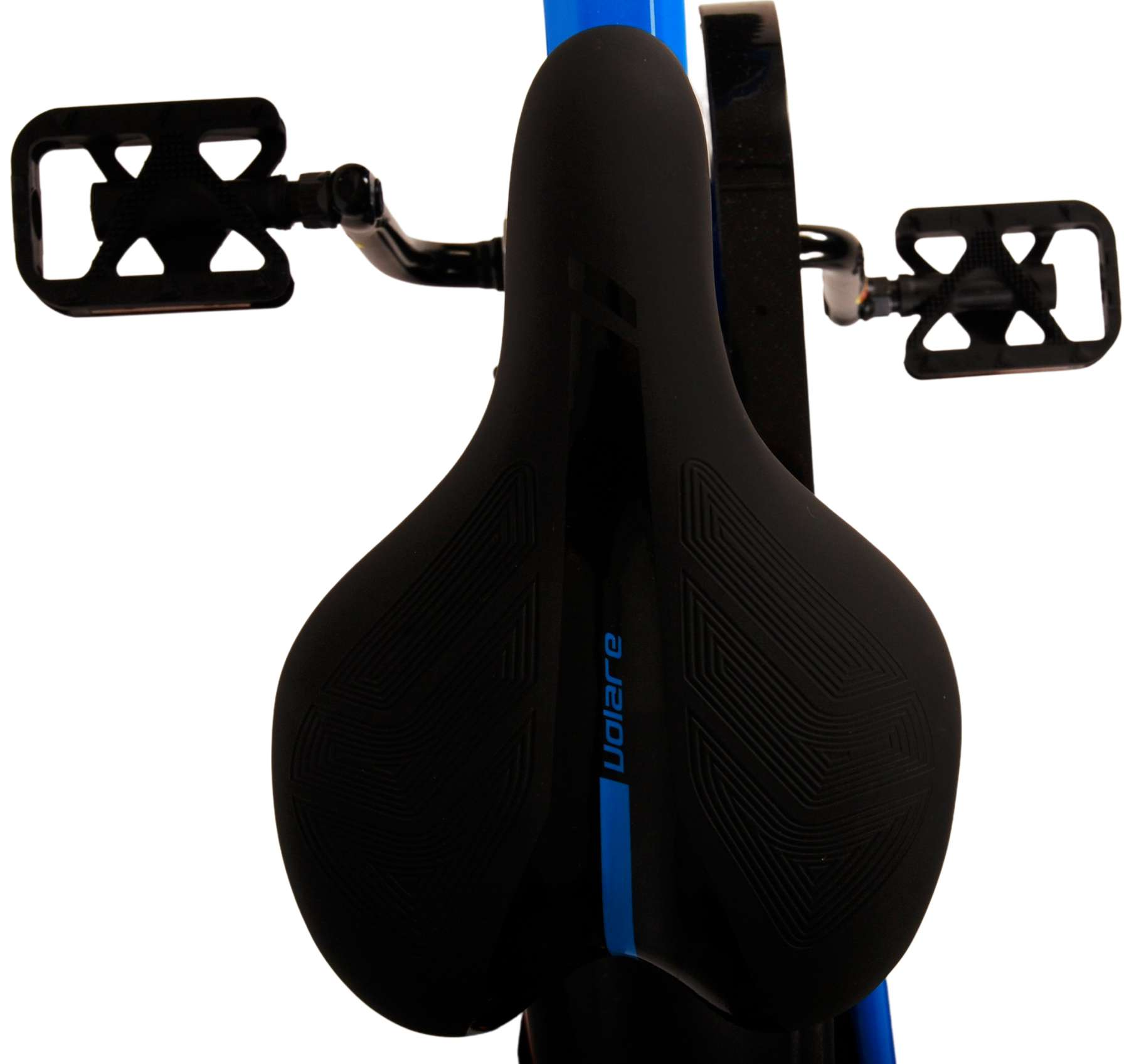 Schwarzer Fahrradsattel mit blauem Streifen, Pedale auf beiden Seiten. Der Sattel ist mit "Volare" in Weiß beschriftet.