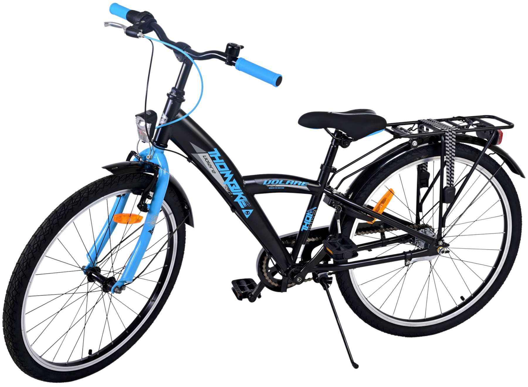 Ein schwarz-blaues Fahrrad mit blauem Lenker.