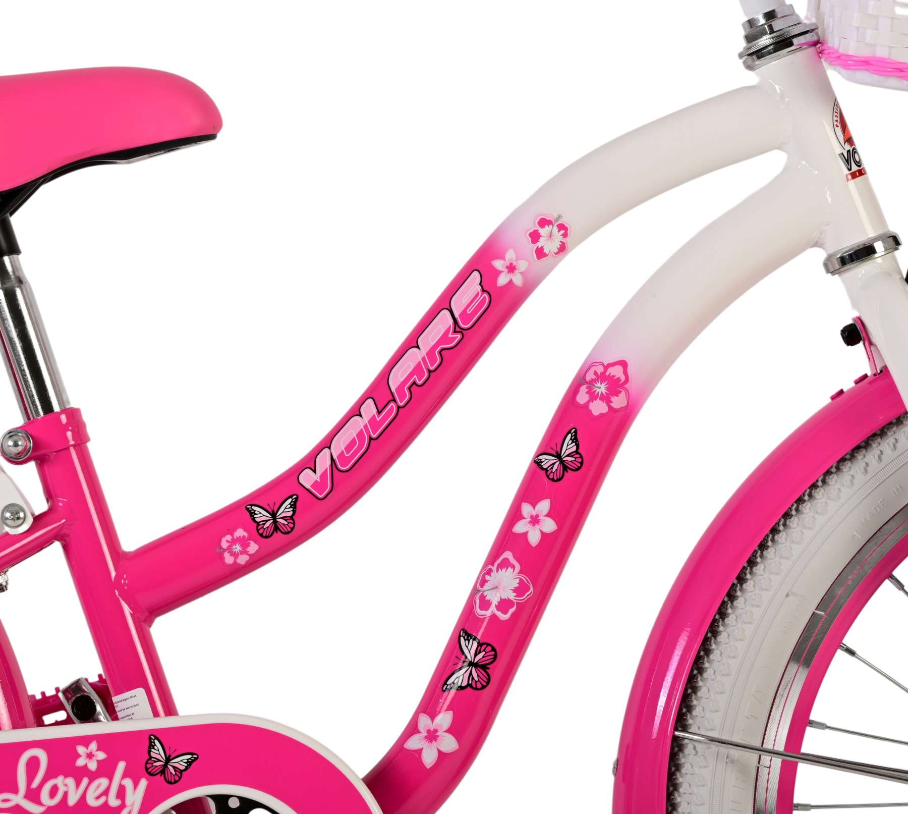 Nahaufnahme eines rosa-weißen Fahrradrahmens mit Blumen, Schmetterlingen und dem Wort VOLARE.