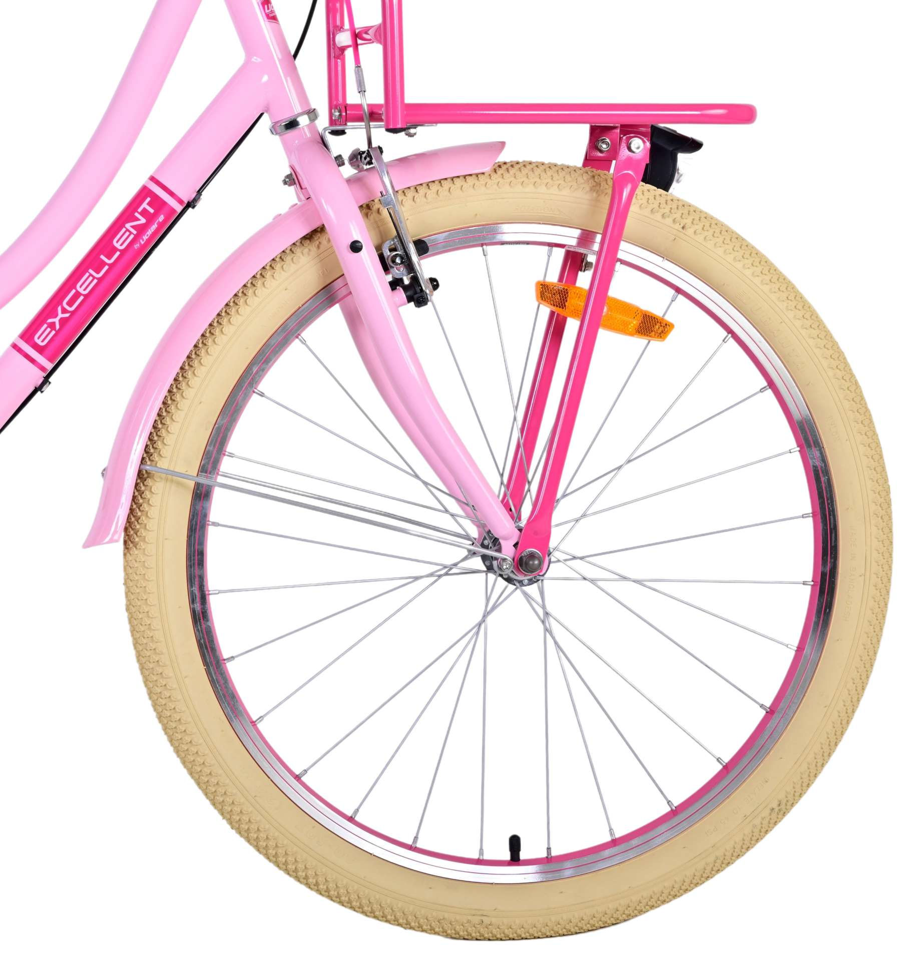 Nahaufnahme eines rosa Fahrradrads mit einem hellen Reifen. Das Wort „Excellent“ ist sichtbar.