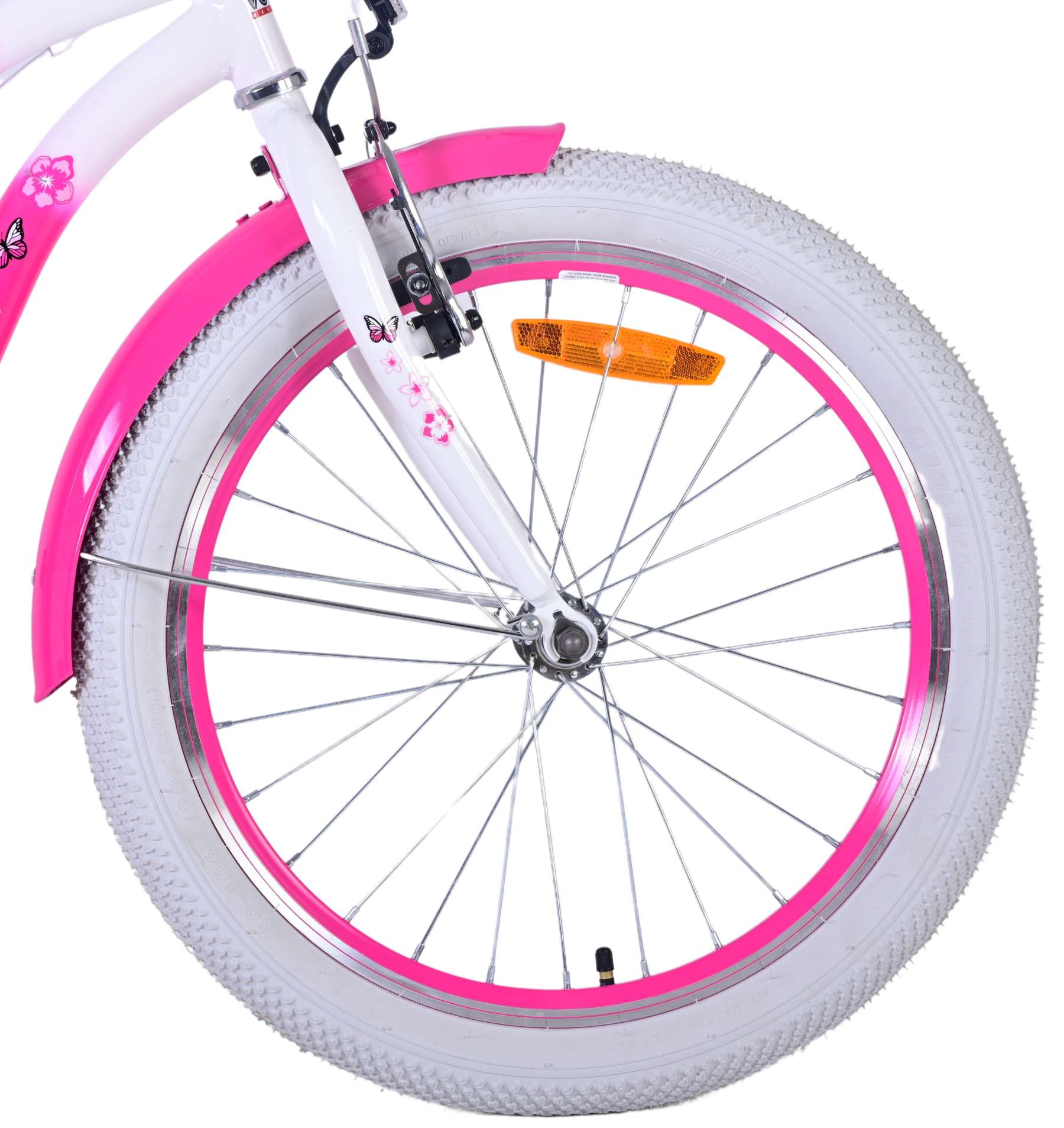 Rosa und weißes Fahrradrad, mit weißem Reifen und rosa Felge.