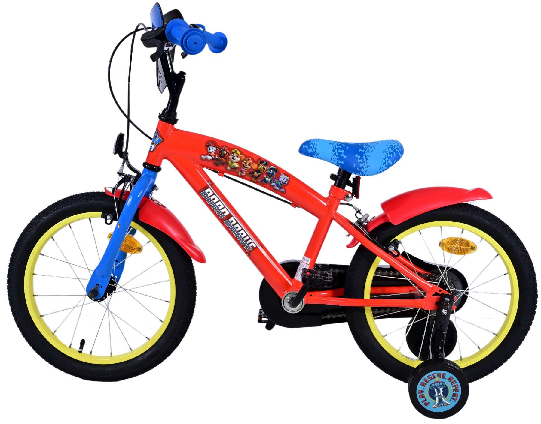 Rotes und blaues Paw Patrol Fahrrad. Stützräder, Lenker. Weißer Hintergrund.
