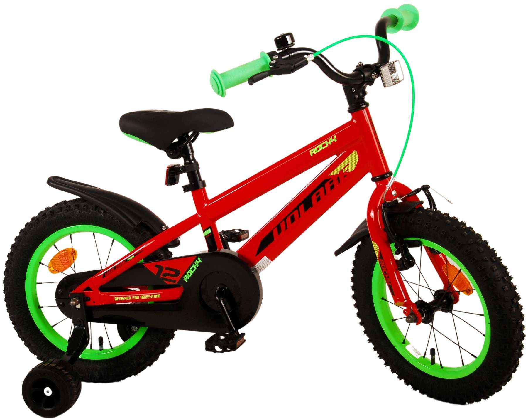 Bicicletta per bambini rossa e verde. Pneumatici e manopole verdi. Sfondo bianco.