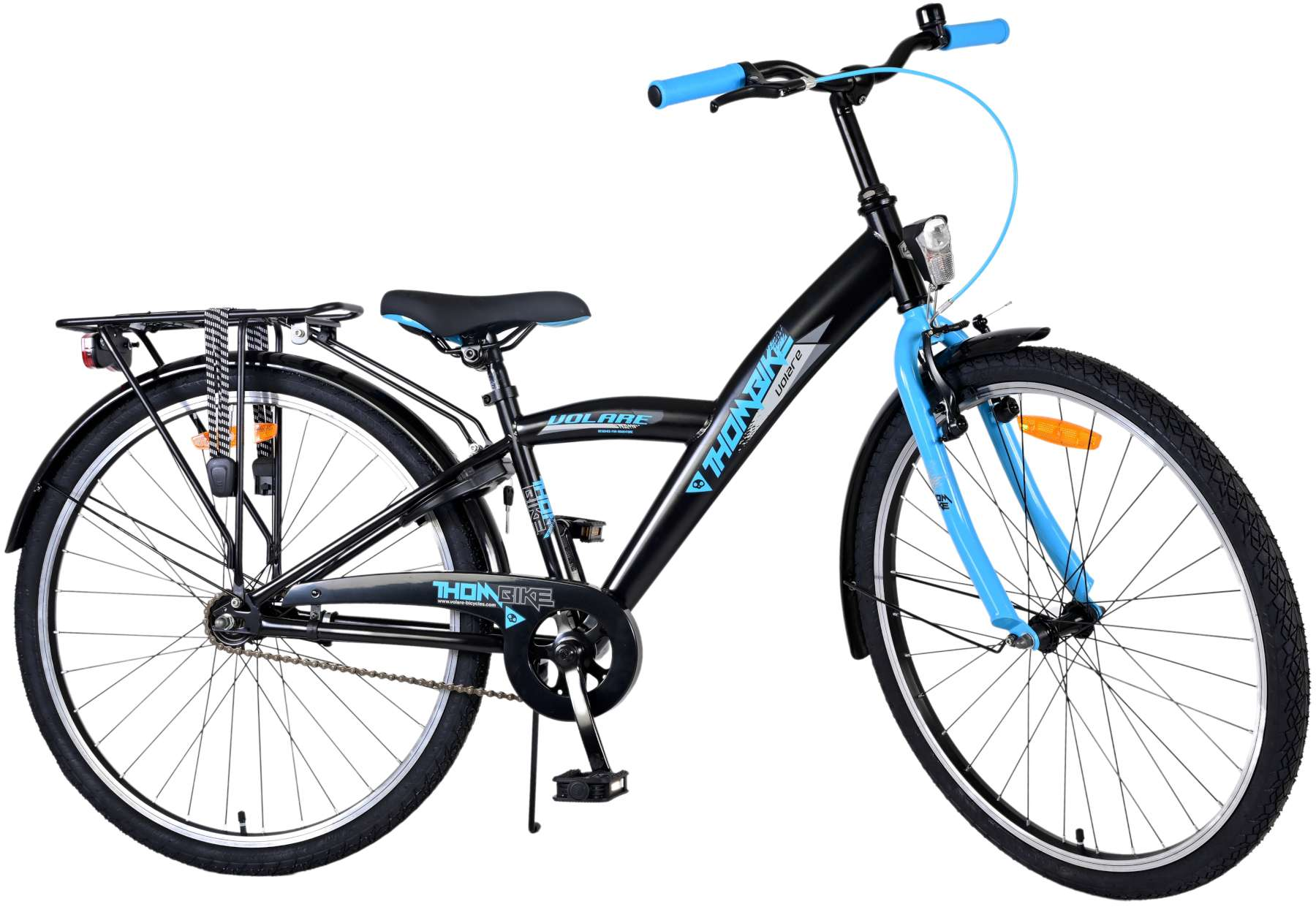 Schwarzes Fahrrad mit blauen Lenkern und Akzenten. Markenname ist 'Thonbike'. Gepäckträger.