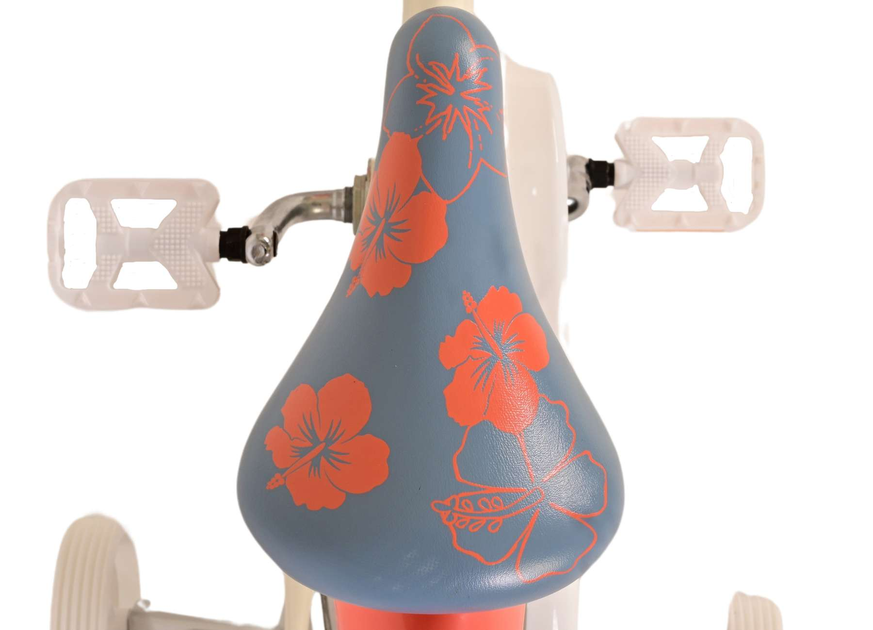 Fahrradsattel mit blauem Blumenmuster. Die Blumen sind orange.