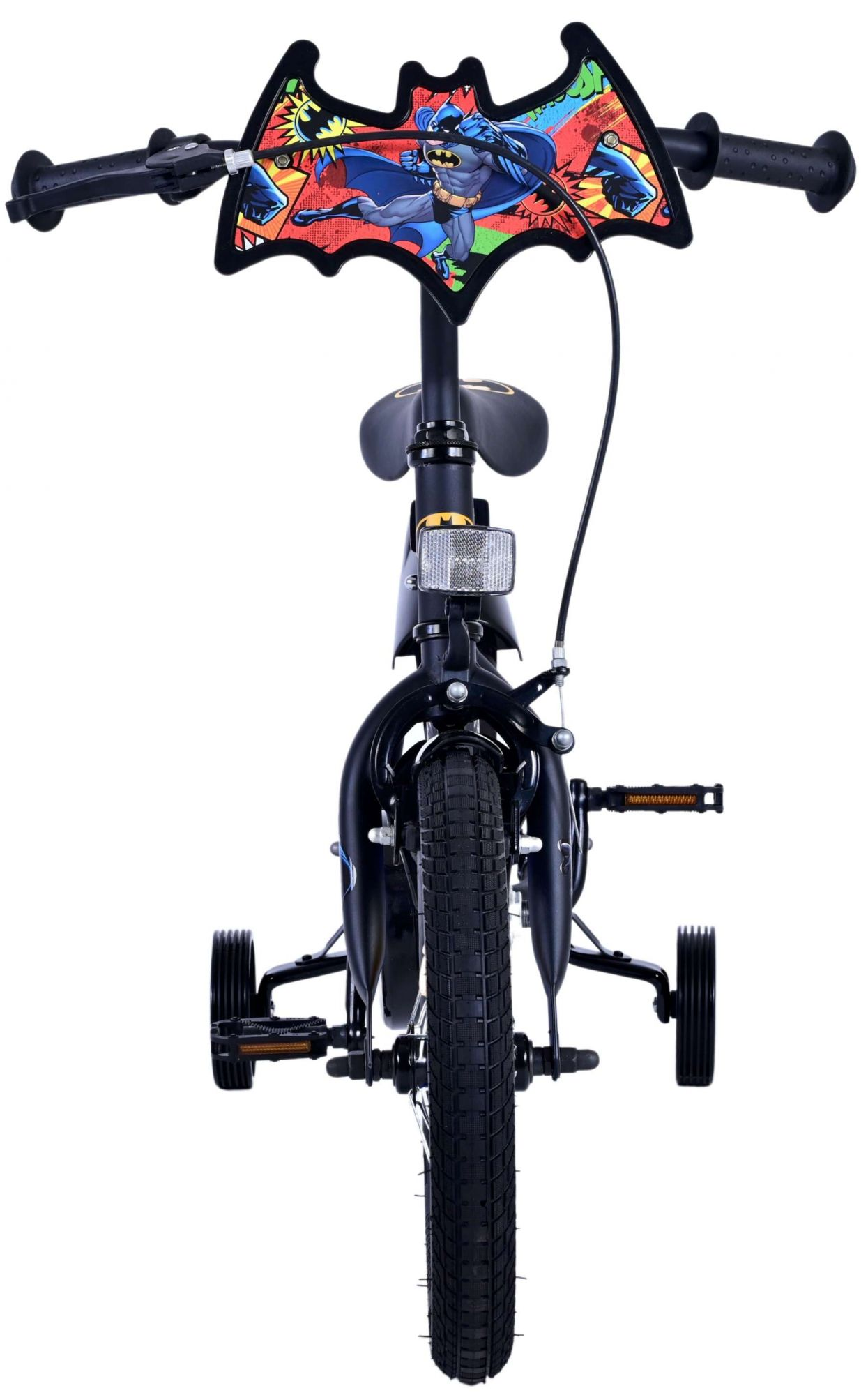 Schwarzes Batman-Fahrrad, Batman-Logo vorne. Stützräder und weißer Hintergrund.