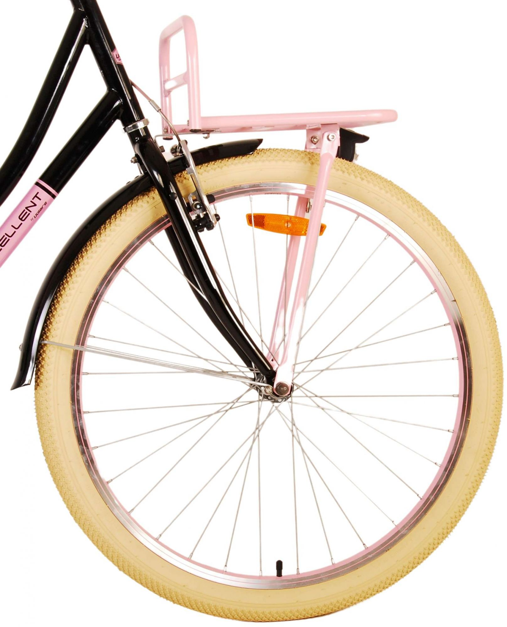 Vorderansicht eines Fahrrads mit pinken Details. Beige Reifen, pinker Rahmen und schwarzer Kotflügel.