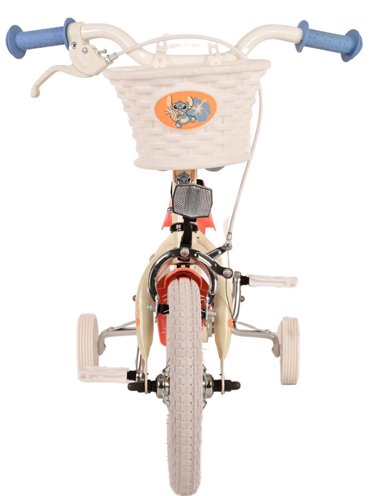Vorderansicht eines Kinderfahrrads mit Korb und Stützrädern.