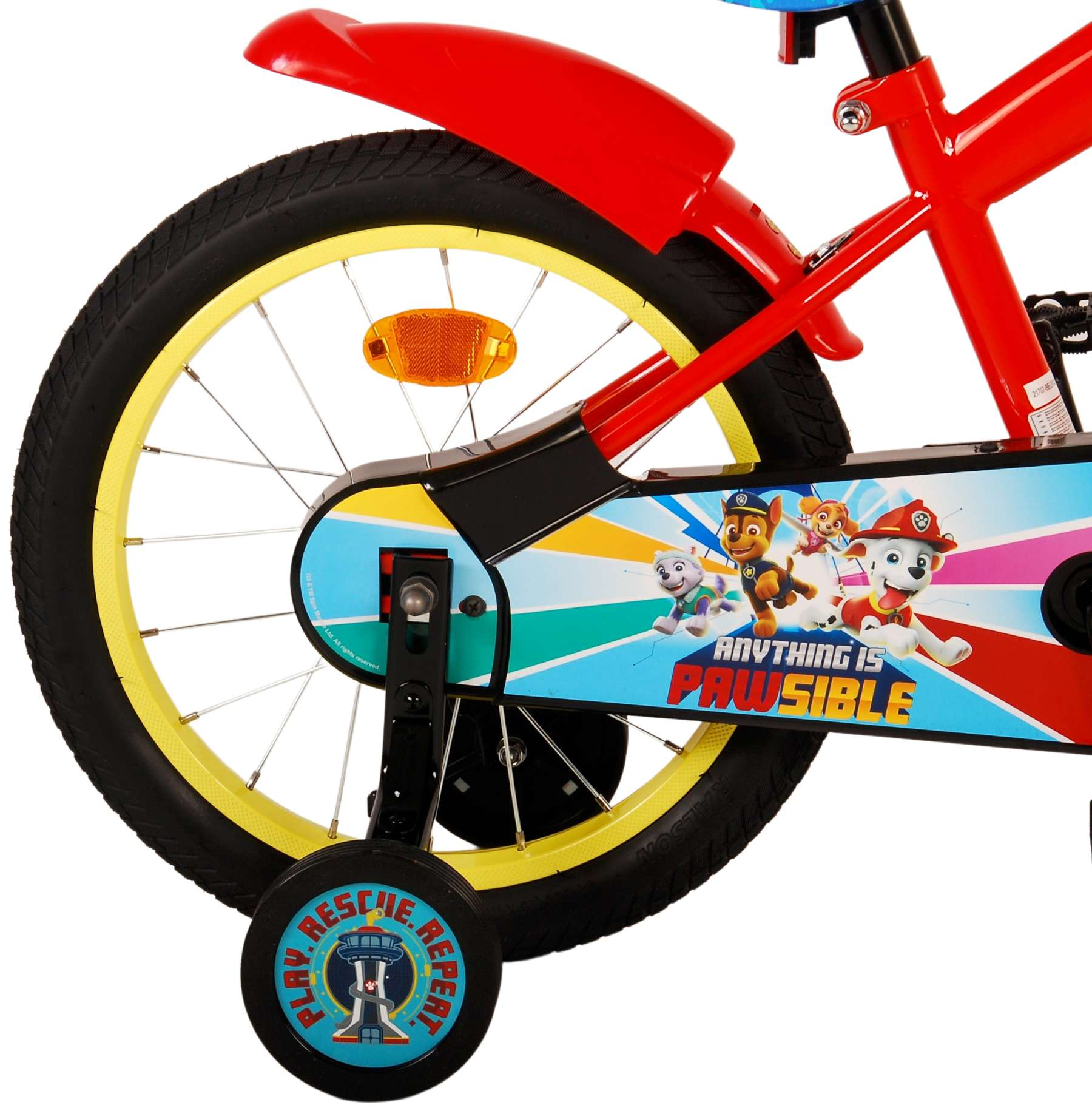 Paw Patrol Fahrrad Hinterrad. Roter Rahmen, gelbe Felge, schwarzer Reifen und Stützräder.