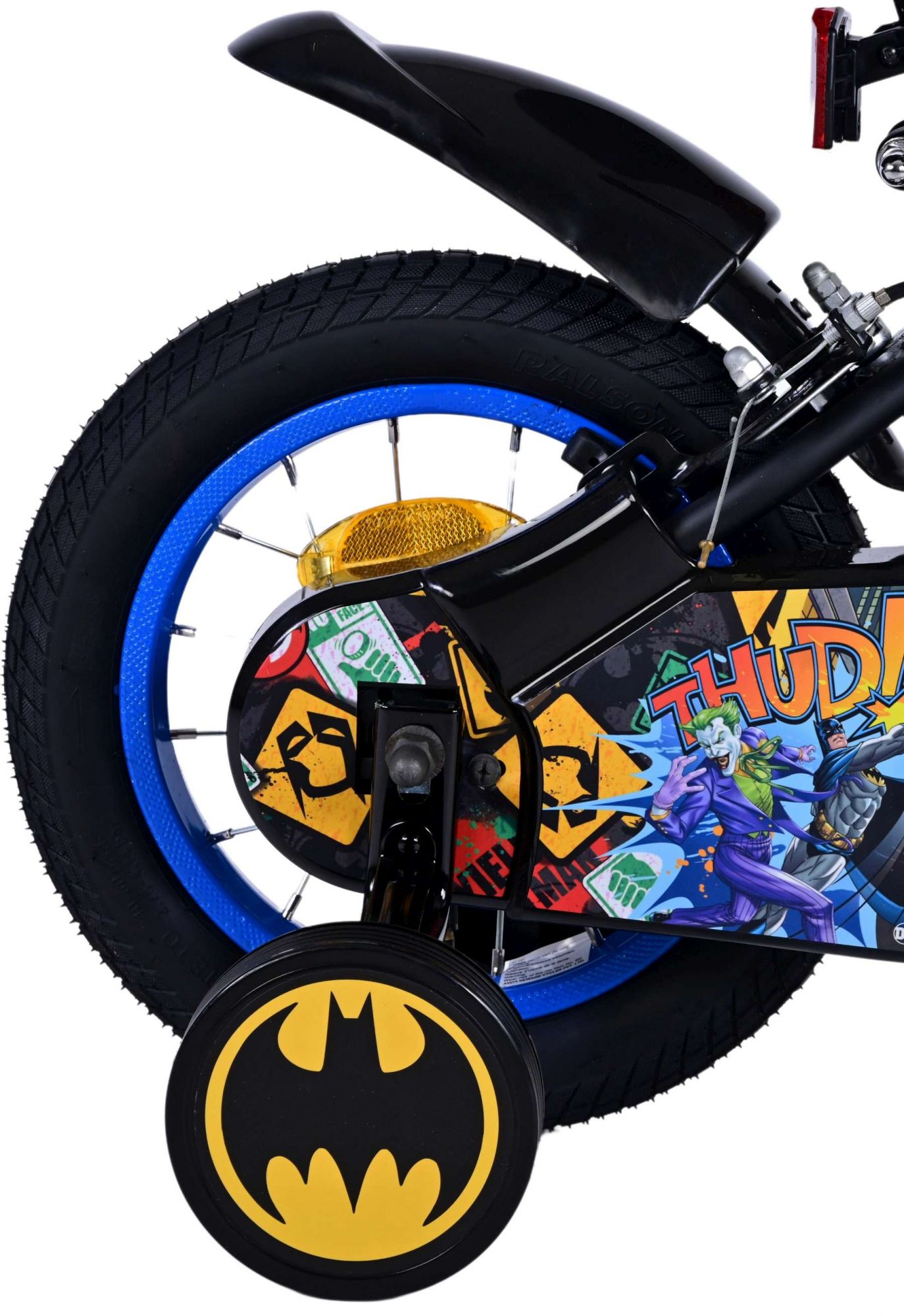 Schwarzes Fahrrad mit Batman-Thema. Das Wort 'THUNDER' ist sichtbar. Blaues Rad.