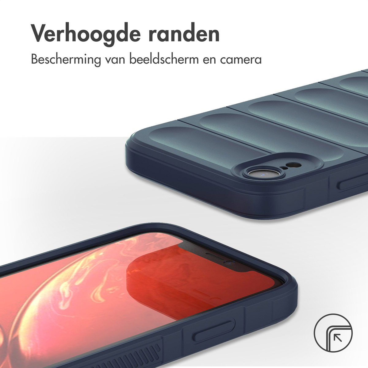 Donkerblauwe telefoonhoes en telefoon, onder een hoek. De hoes heeft een geribbelde vormgeving en verhoogde randen.