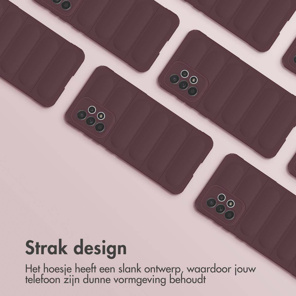 Meerdere bordeauxrode telefoonhoesjes. Elk heeft een camera-uitsparing en een gestructureerd oppervlak.