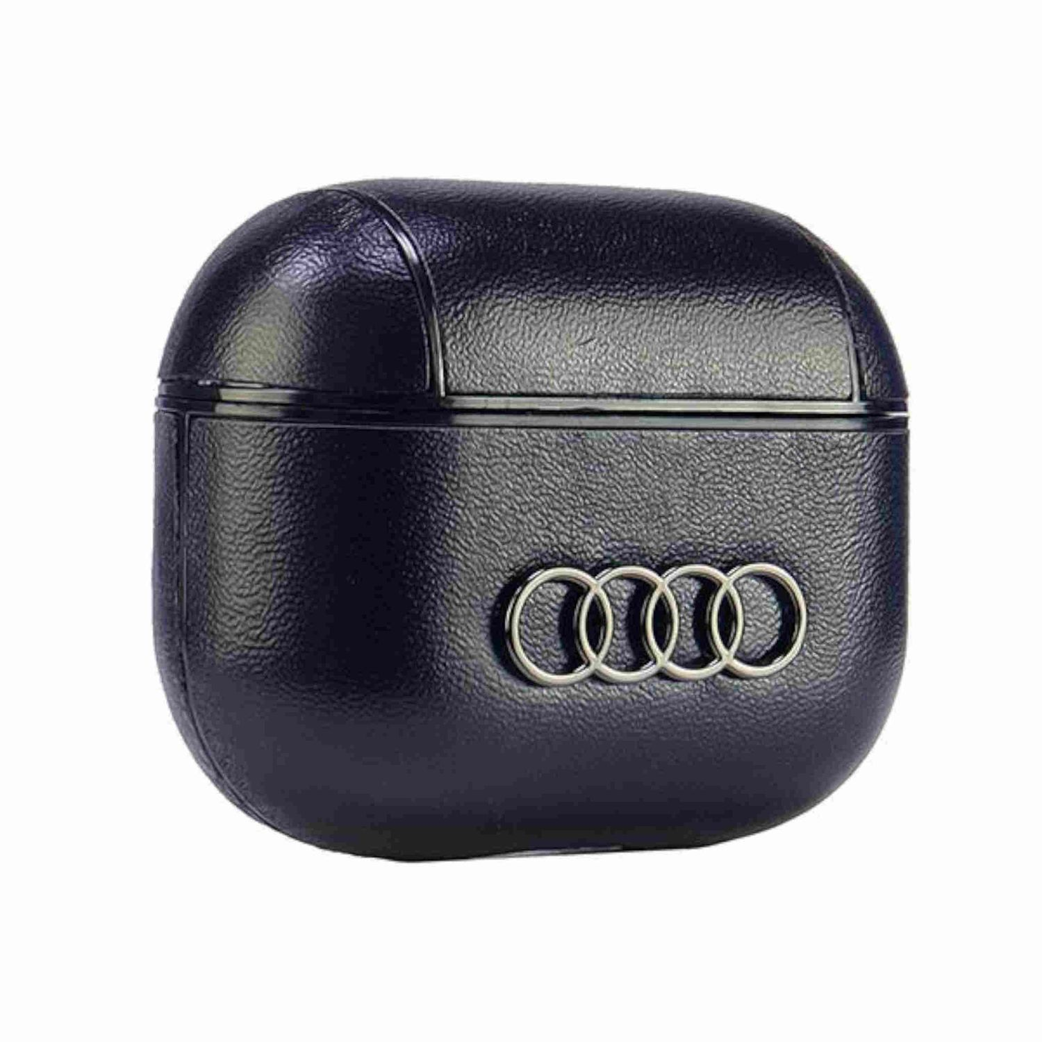 Schwarzes Audi AirPods-Etui. Silbernes Audi-Logo auf der Vorderseite.