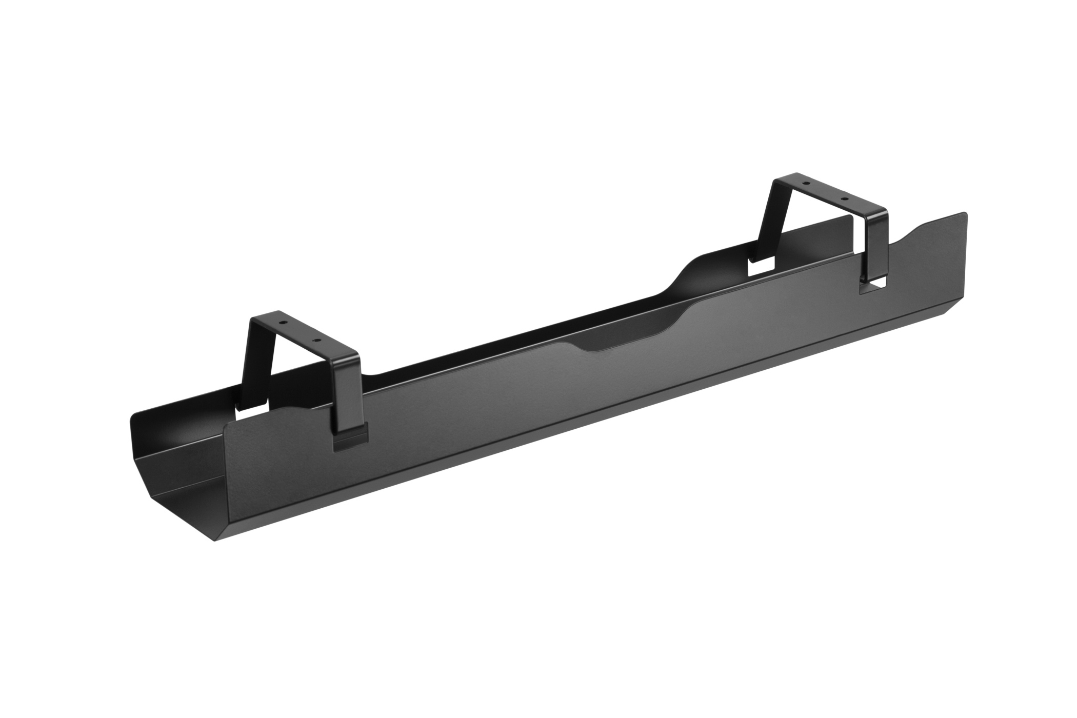 Een zwarte metalen dakgootbeschermer. Het heeft twee beugels voor montage.