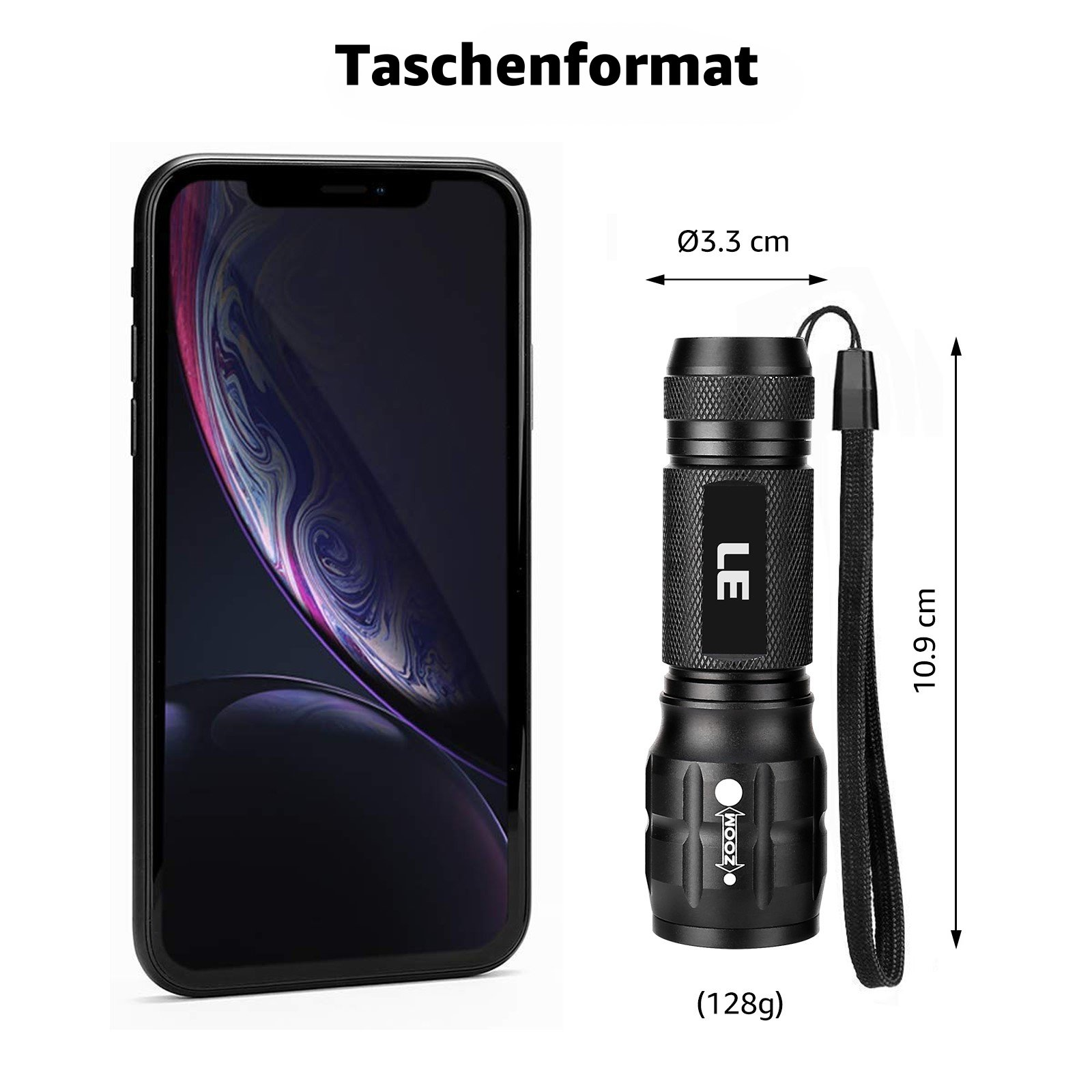 Schwarze Taschenlampe neben einem Smartphone mit Abmessungen und Gewicht.