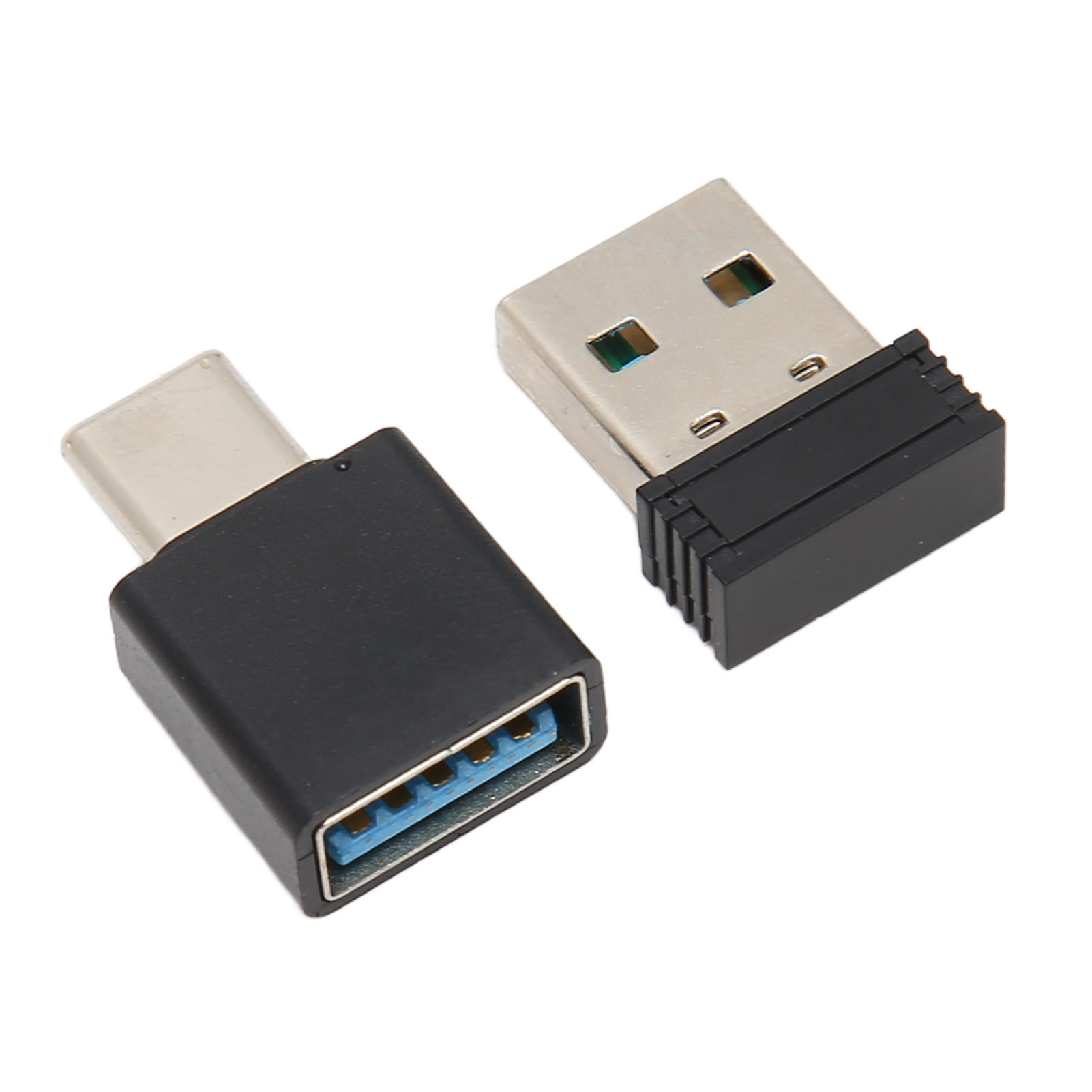 Zwei USB-Adapter, einer USB-C auf USB, der andere USB-A auf USB.