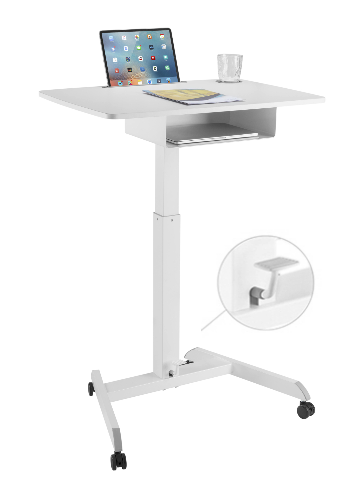 Witte in hoogte verstelbare bureau met tablet en glas. Lade met detail.