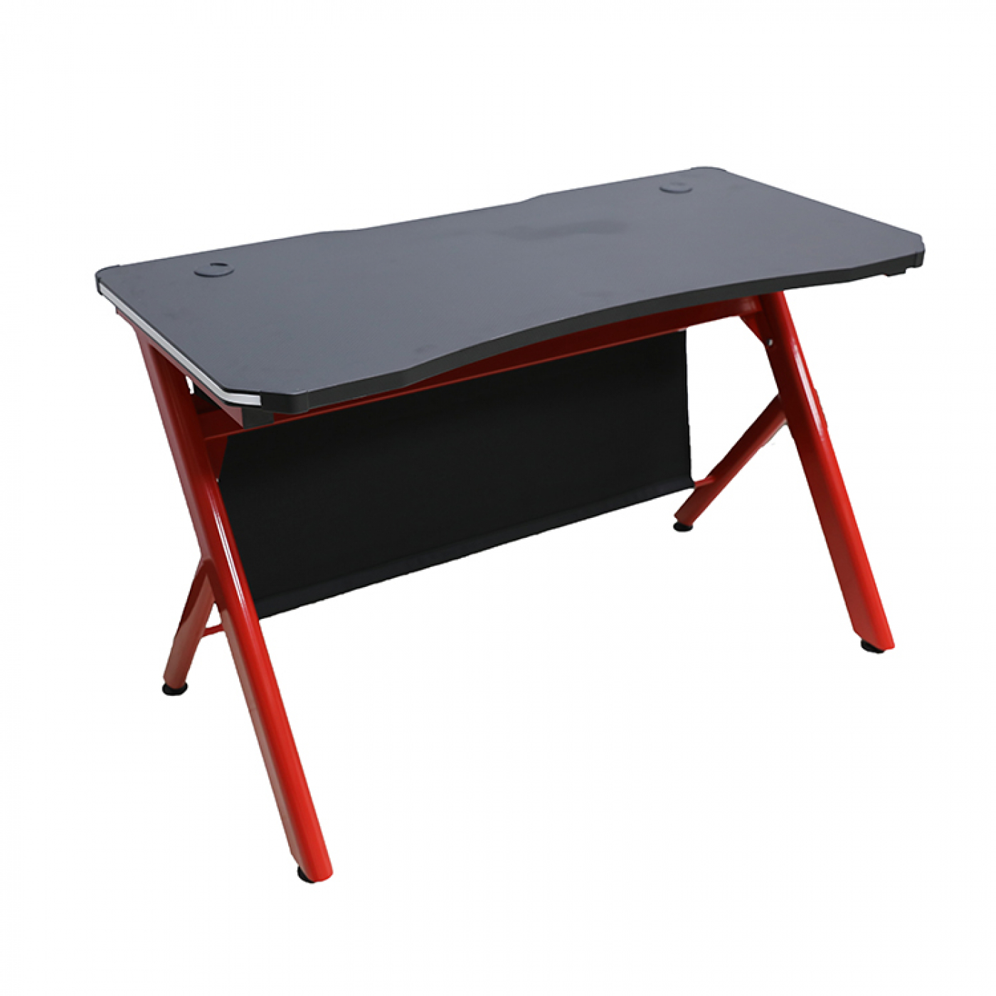 Zwart en rood gaming bureau met een gebogen voorrand, geïsoleerd op een witte achtergrond.