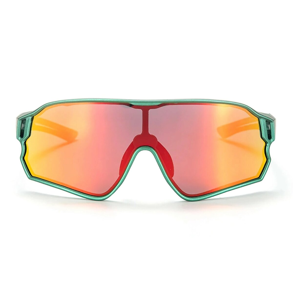 Sportsonnenbrille mit grünen Rahmen und orange-roten Gläsern. Weißer Hintergrund, Vorderansicht.