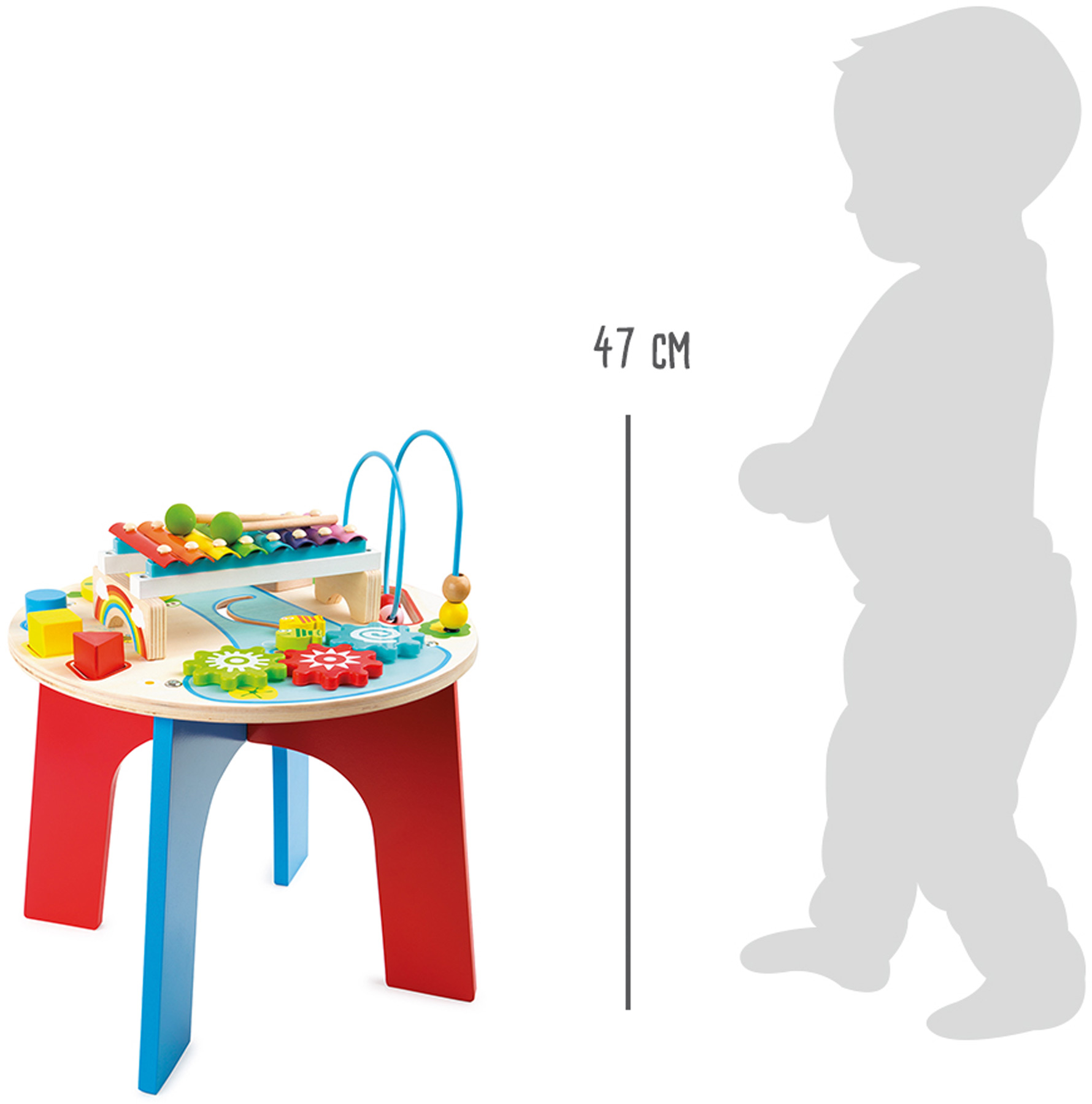 Ein bunter Holzspielzeugtisch mit Xylophon, Perlen und Zahnrädern. Daneben steht eine Kindersilhouette.