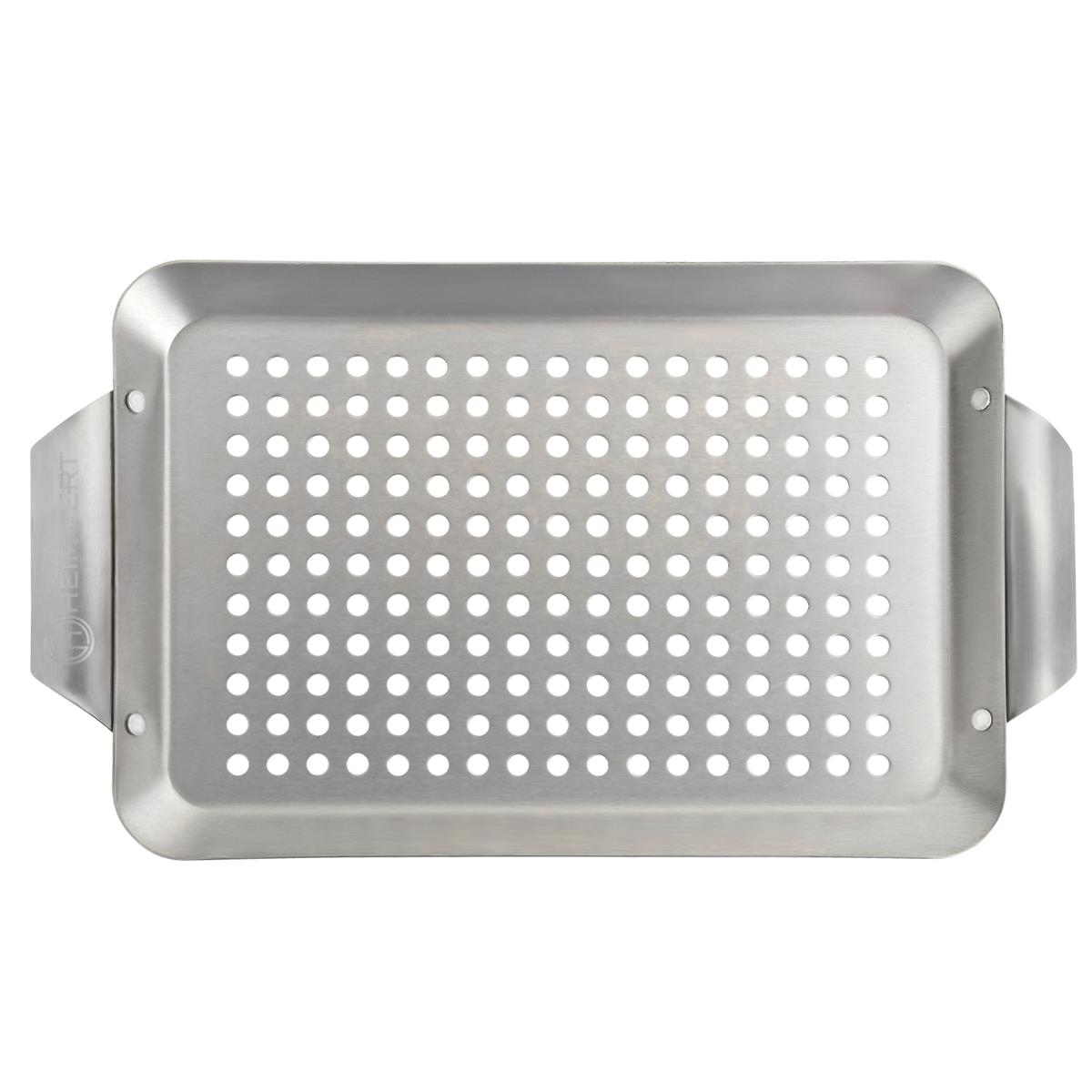 Grillpfanne aus Edelstahl mit vielen Löchern und Griffen.