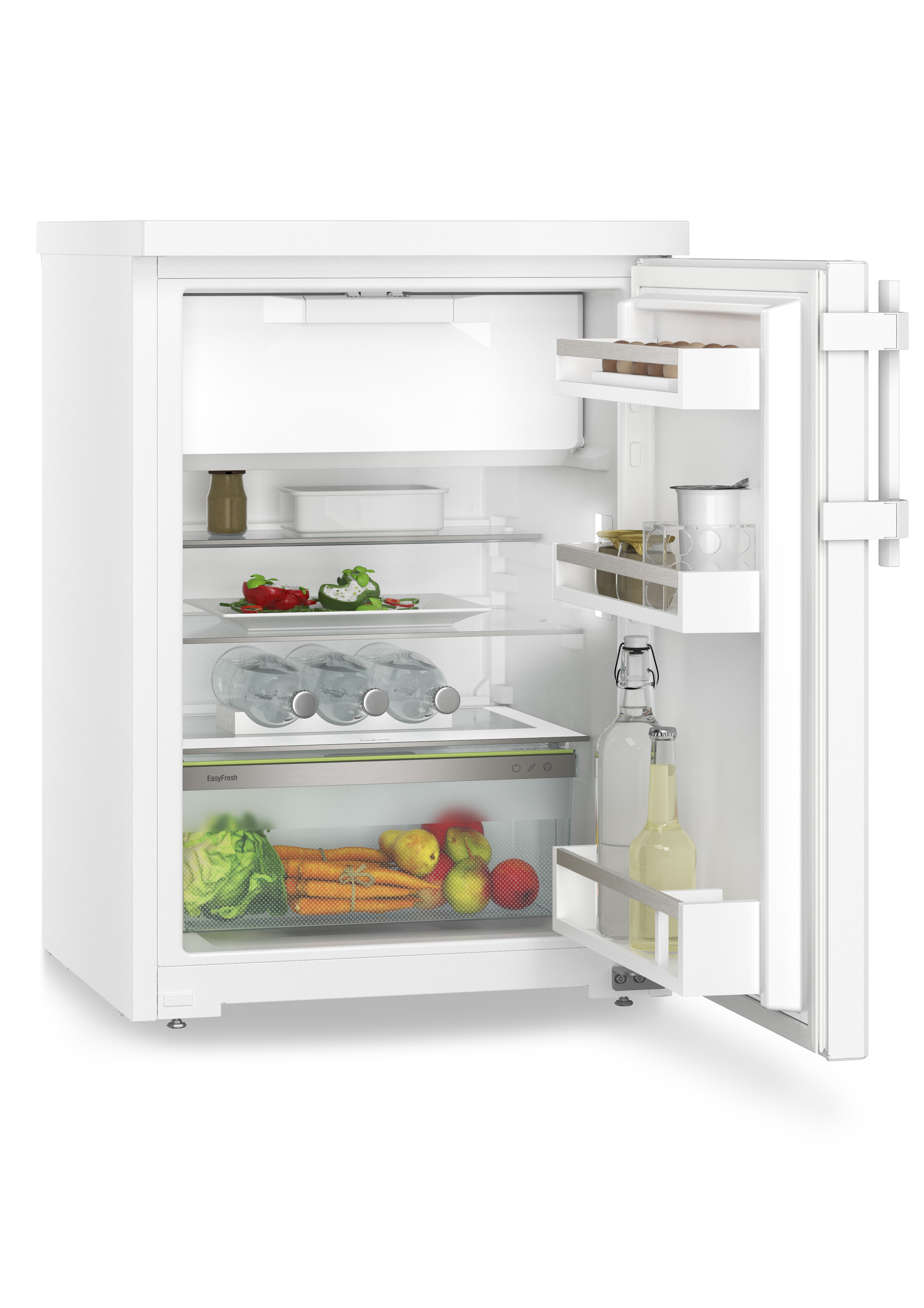 Nevera blanca con la puerta abierta, mostrando estantes con comida y bebidas en el interior. Verduras y botellas.
