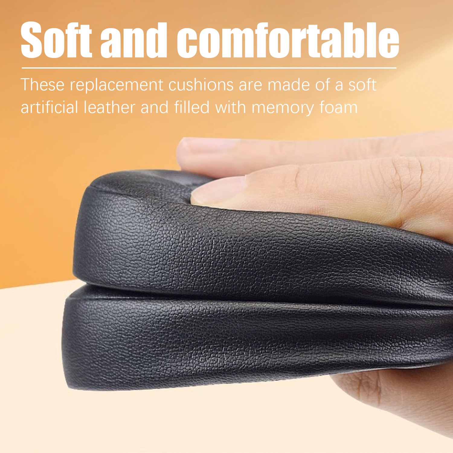 Czarne poduszki do słuchawek wciśnięte. Tekst: Miękkie i wygodne.