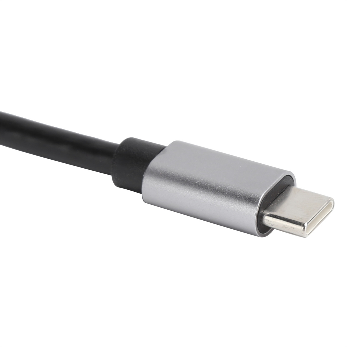 Schwarzes USB-C-Kabel mit silbernem Stecker.