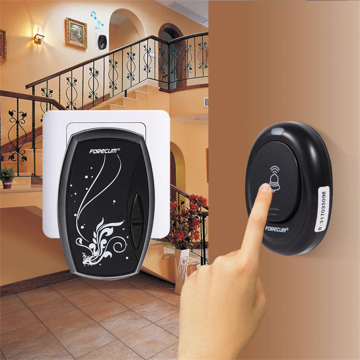 Eine Türklingel mit einem Finger, der einen Knopf drückt, und einem separaten Gong an der Wand.