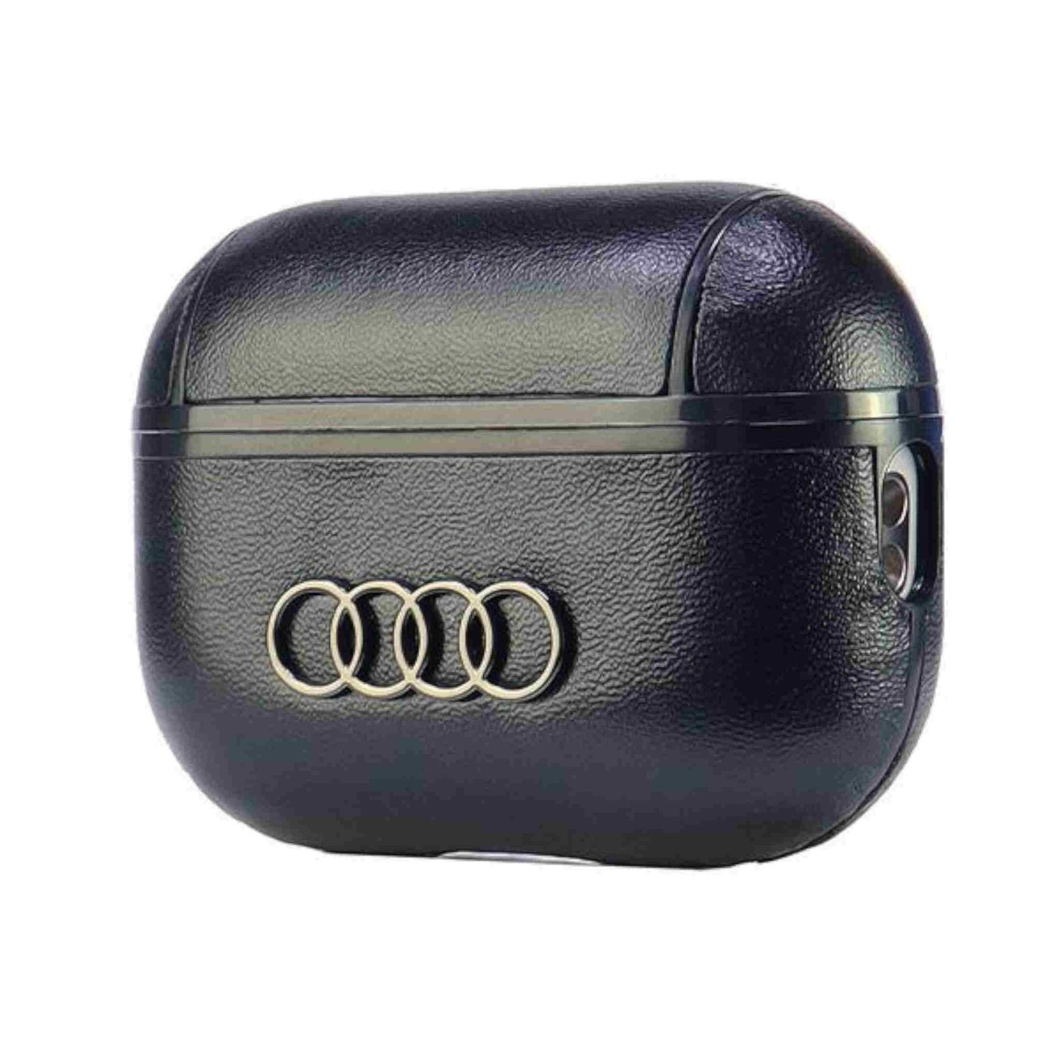 Custodia nera per AirPods con logo Audi. La custodia è in pelle e ha un accento metallico.