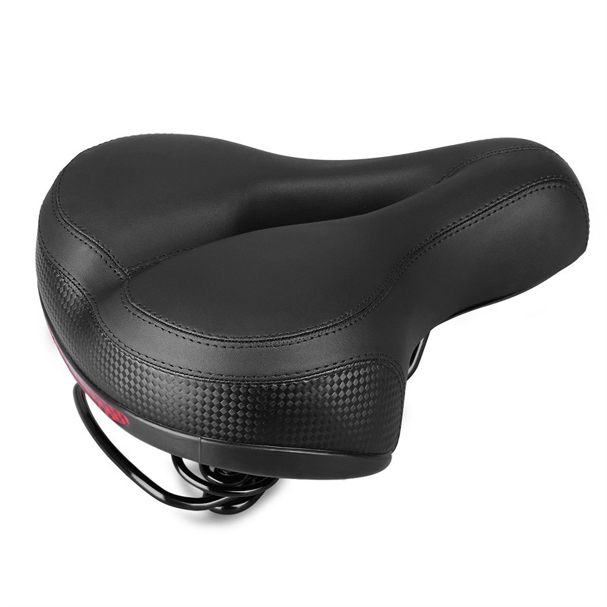 Schwarzer Fahrradsattel. Er hat eine strukturierte Oberfläche und einen roten Reflektor hinten, mit gebogener Feder.