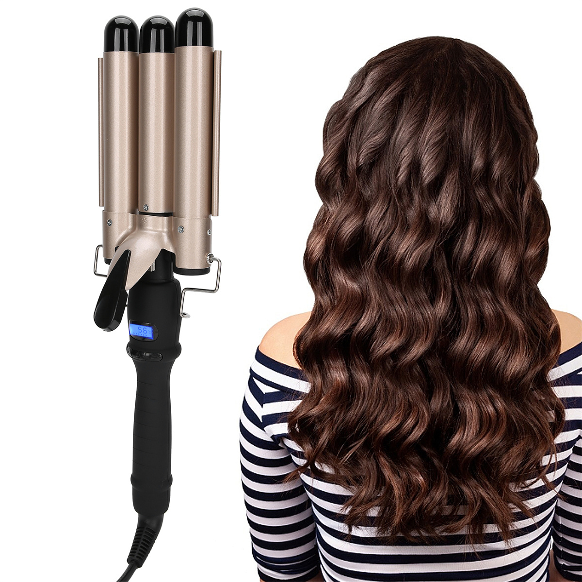 Haarcurler mit drei Läufen, neben einer Frau mit gewelltem braunem Haar. Sie trägt ein gestreiftes Hemd.