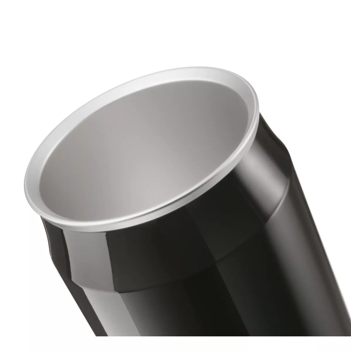 Una lata de aluminio negra, vista superior. El interior de la lata es plateado.