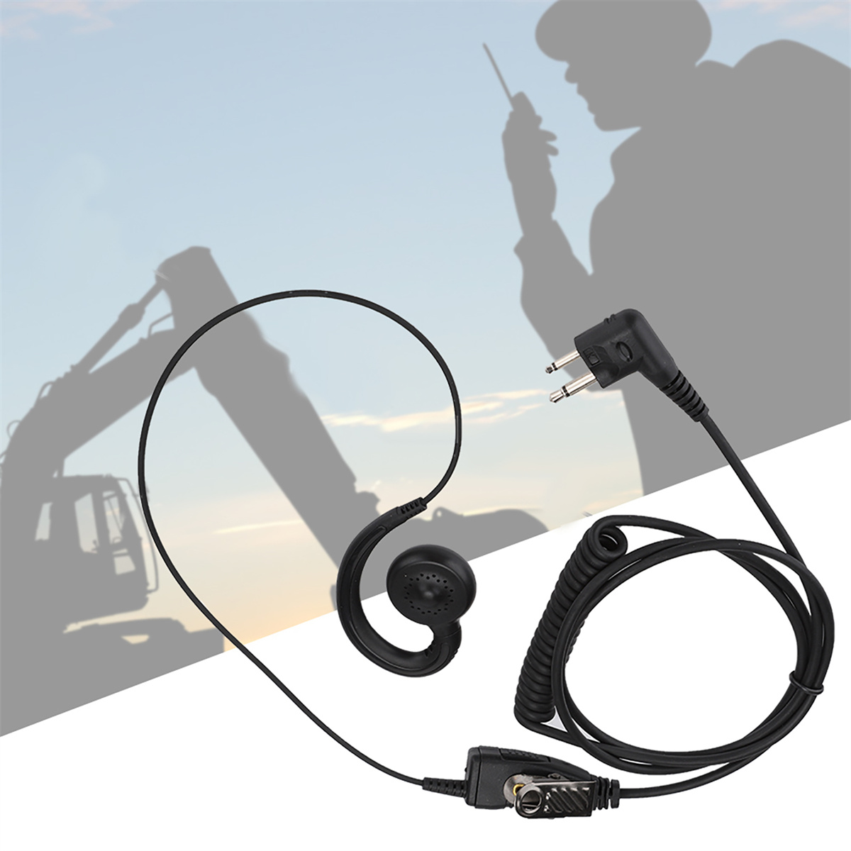 Ein Ohrhörer mit Mikrofon. Silhouette einer Person, die ein Walkie-Talkie im Hintergrund hält.