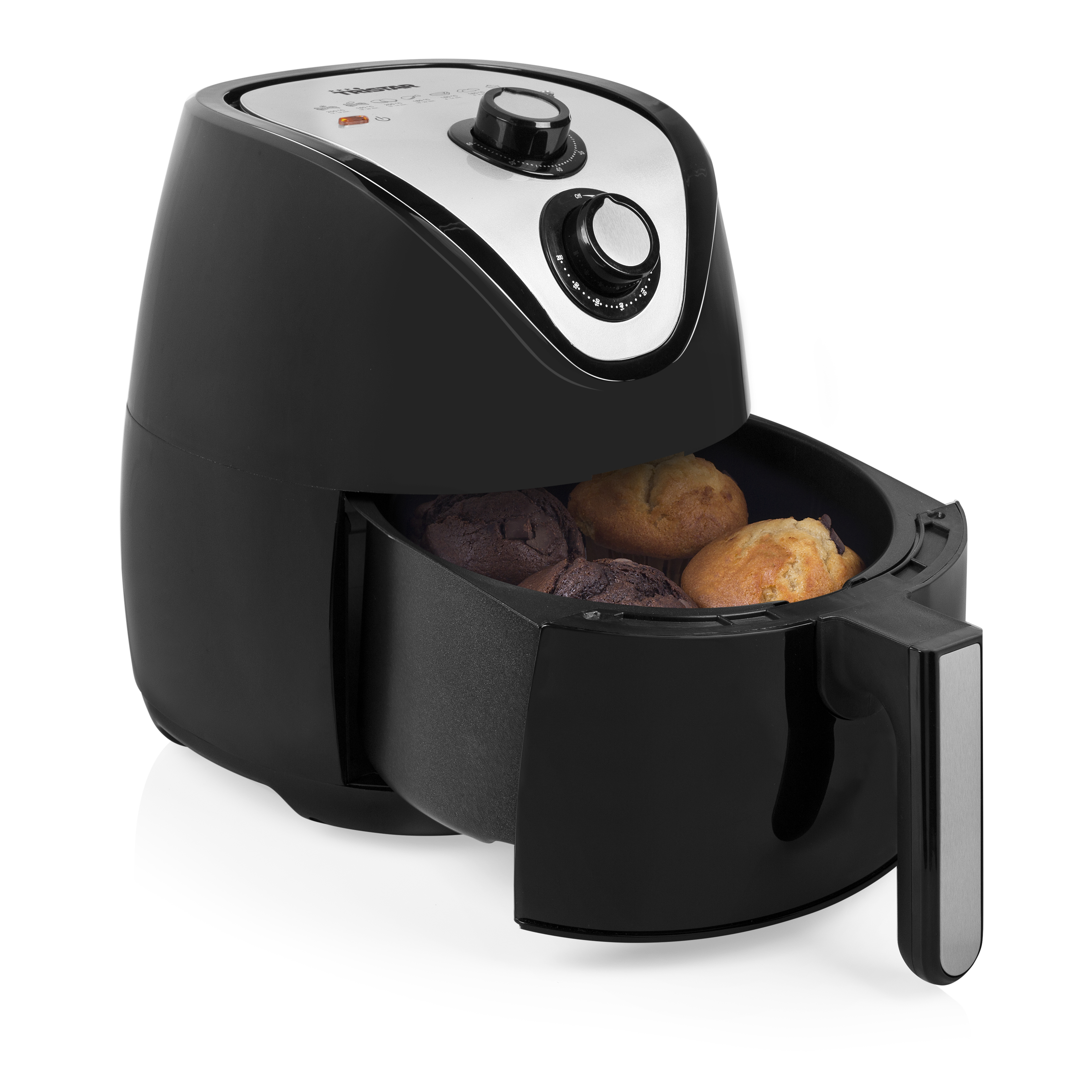 Schwarze Heißluftfritteuse mit Muffins. Der Hintergrund ist weiß.