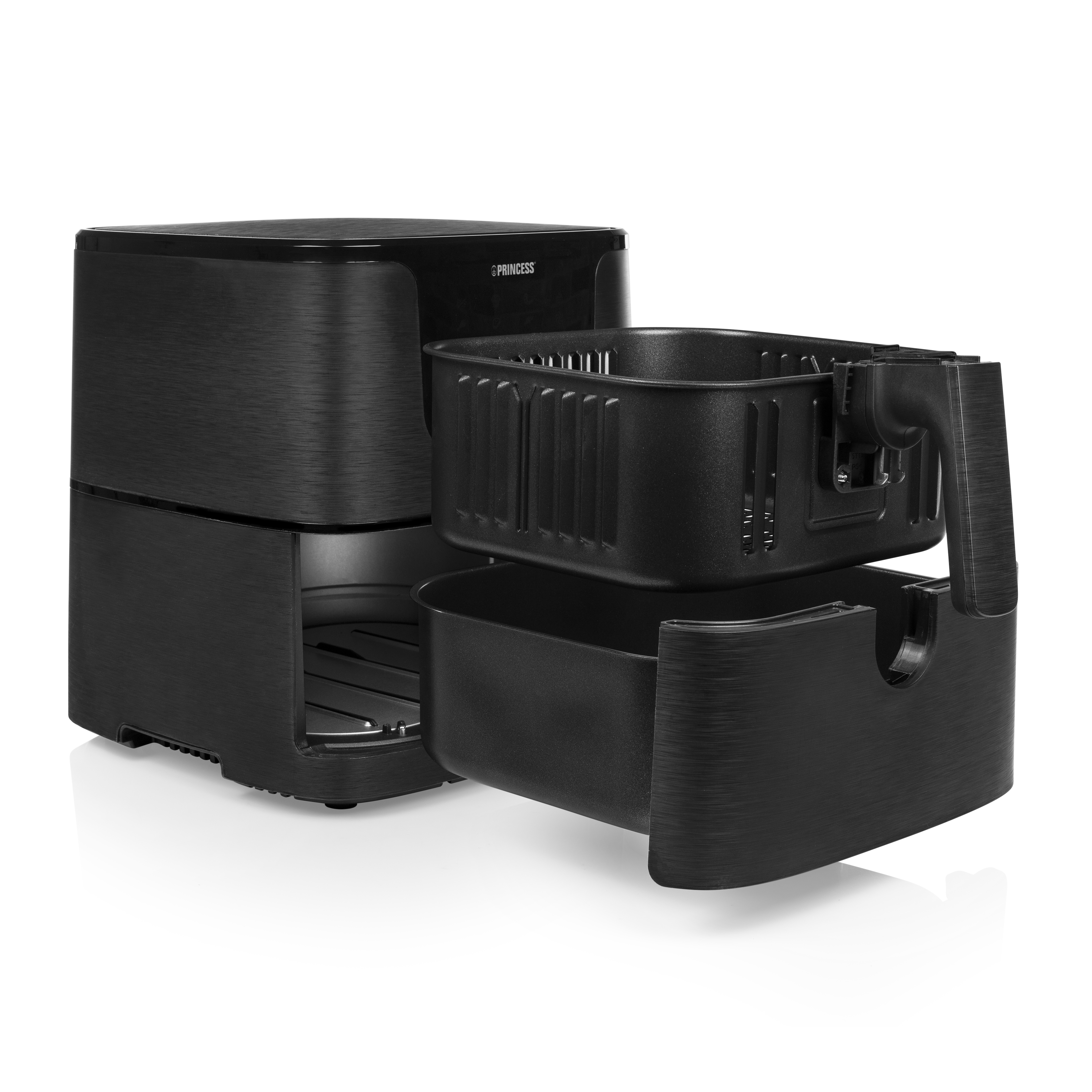 Czarna frytkownica powietrzna z wyjmowanym koszem. Białe tło.