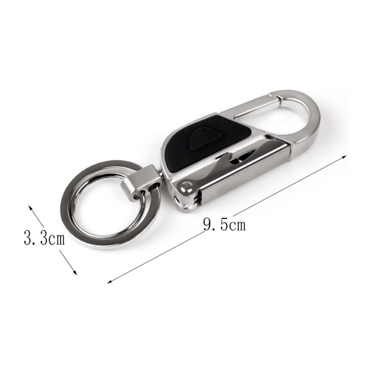 Ein silberner Schlüsselanhänger mit schwarzem Lederdetail. Der Schlüsselanhänger ist 9,5 cm lang. Weißer Hintergrund.
