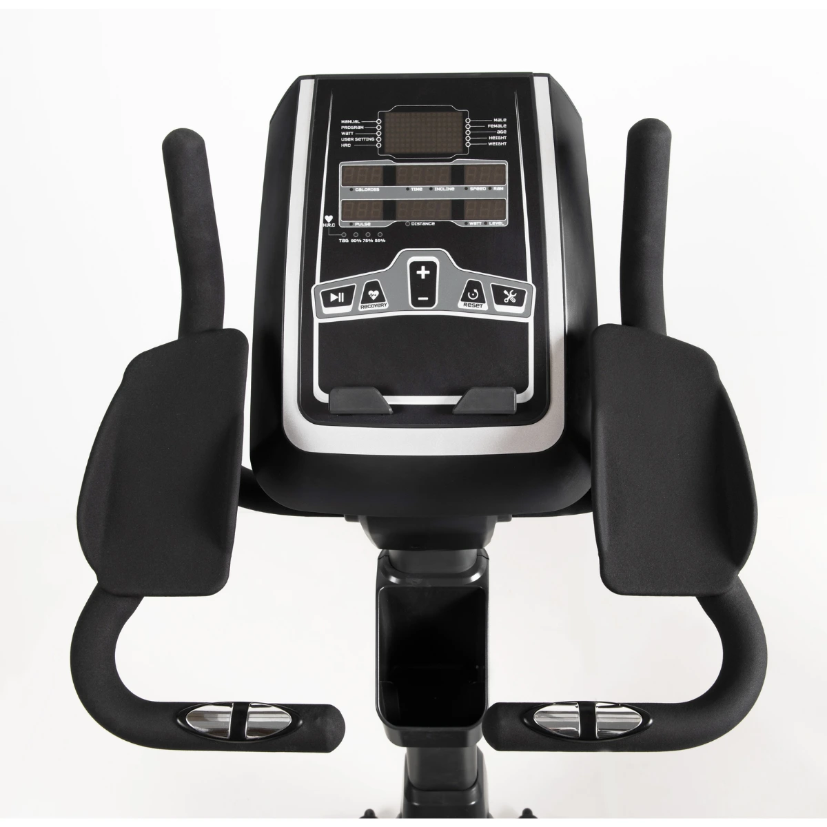 Une console de vélo d'exercice avec des poignées noires. Elle possède un écran et des boutons.