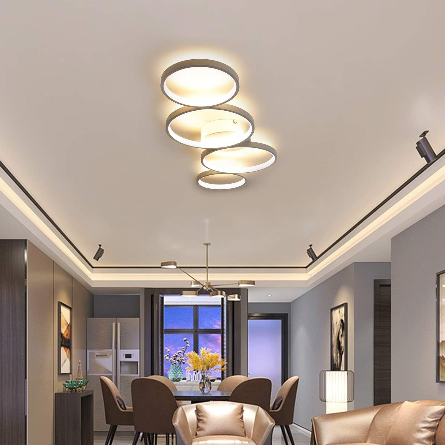 Nowoczesne wnętrze z oświetleniem sufitowym i meblami.