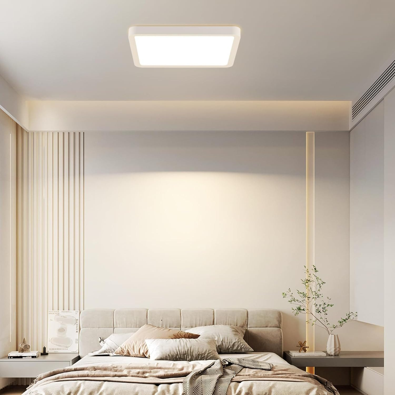 Sypialnia z łóżkiem, stolikiem nocnym i kwadratową lampą sufitową emitującą miękkie światło.