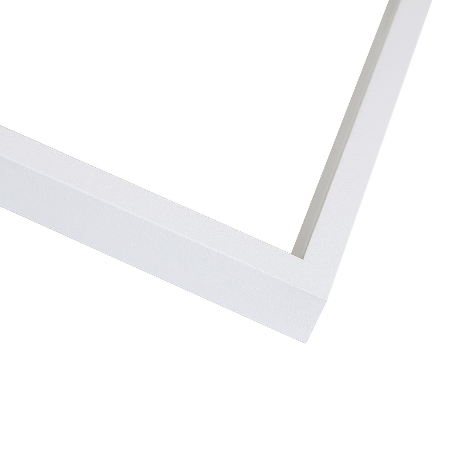 Róg białej ramy na białym tle.