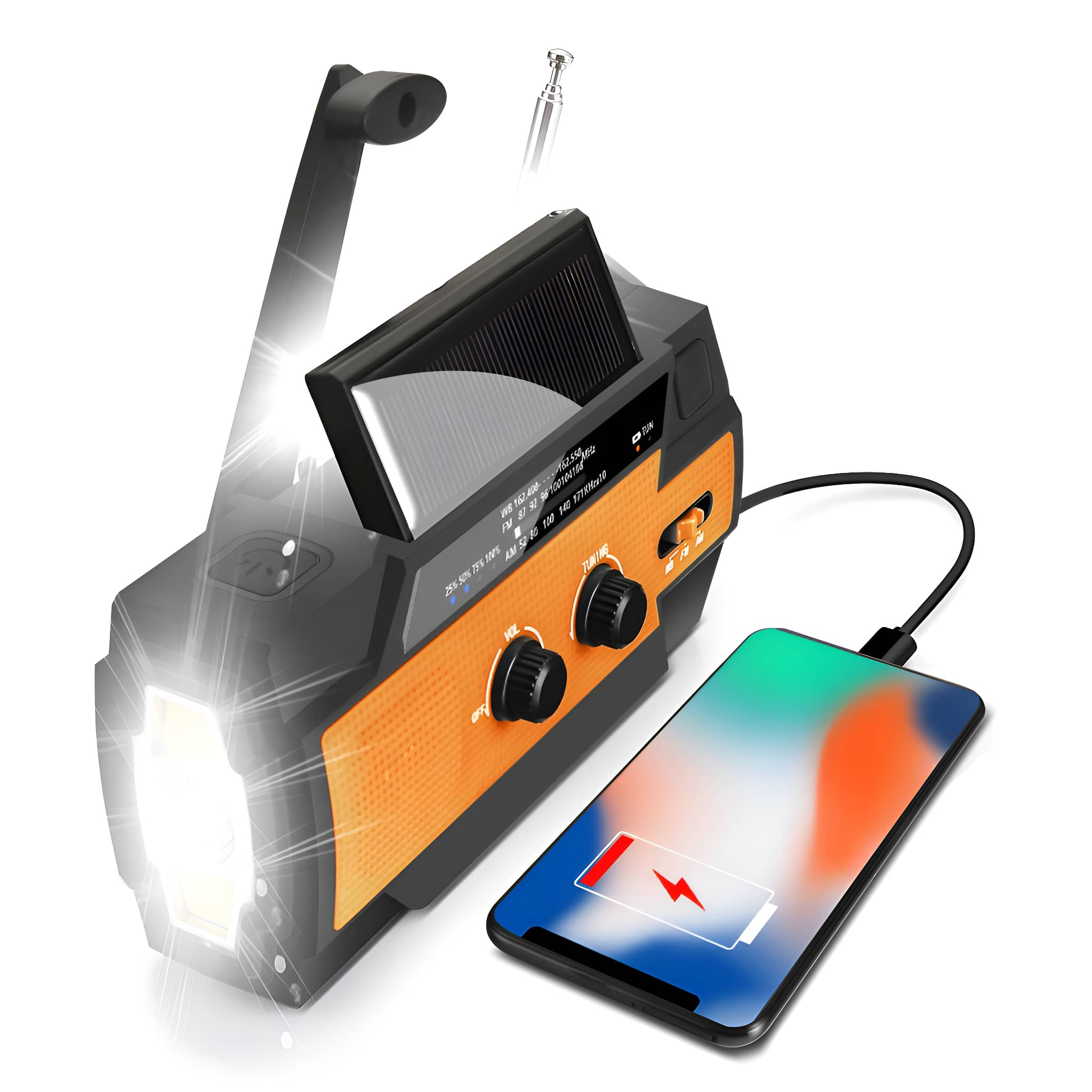 Schwarzes und oranges Notfallradio lädt ein Telefon, weißer Hintergrund.