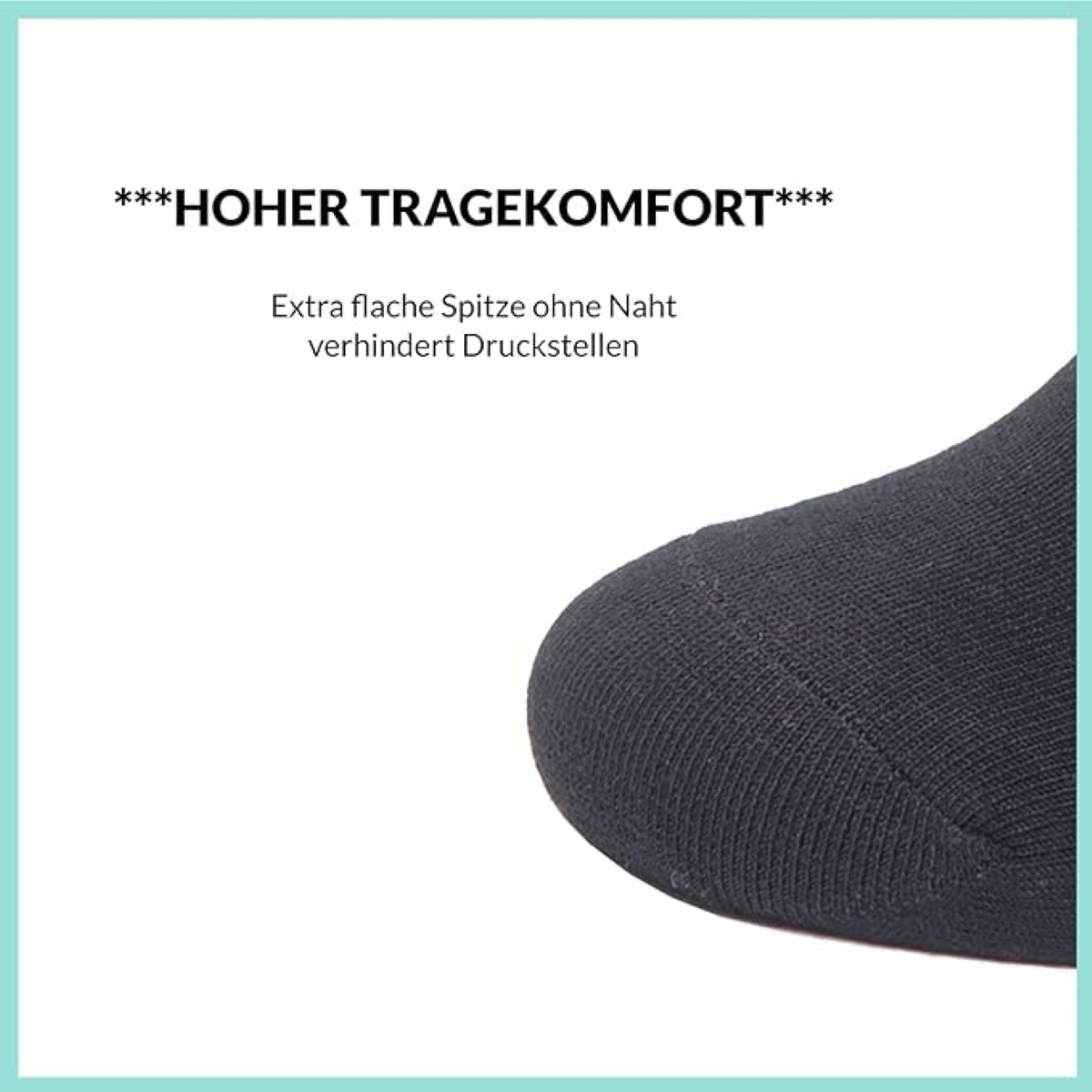 Die Spitze einer schwarzen Socke ist im Fokus, mit Text darüber, auf weißem Grund.