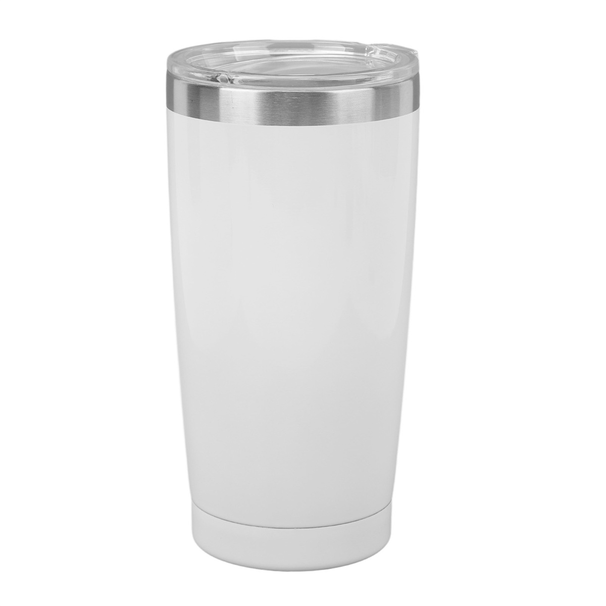 Ein weißer Becher mit silbernem Rand und einem durchsichtigen Deckel. Er ist auf weißem Grund isoliert.