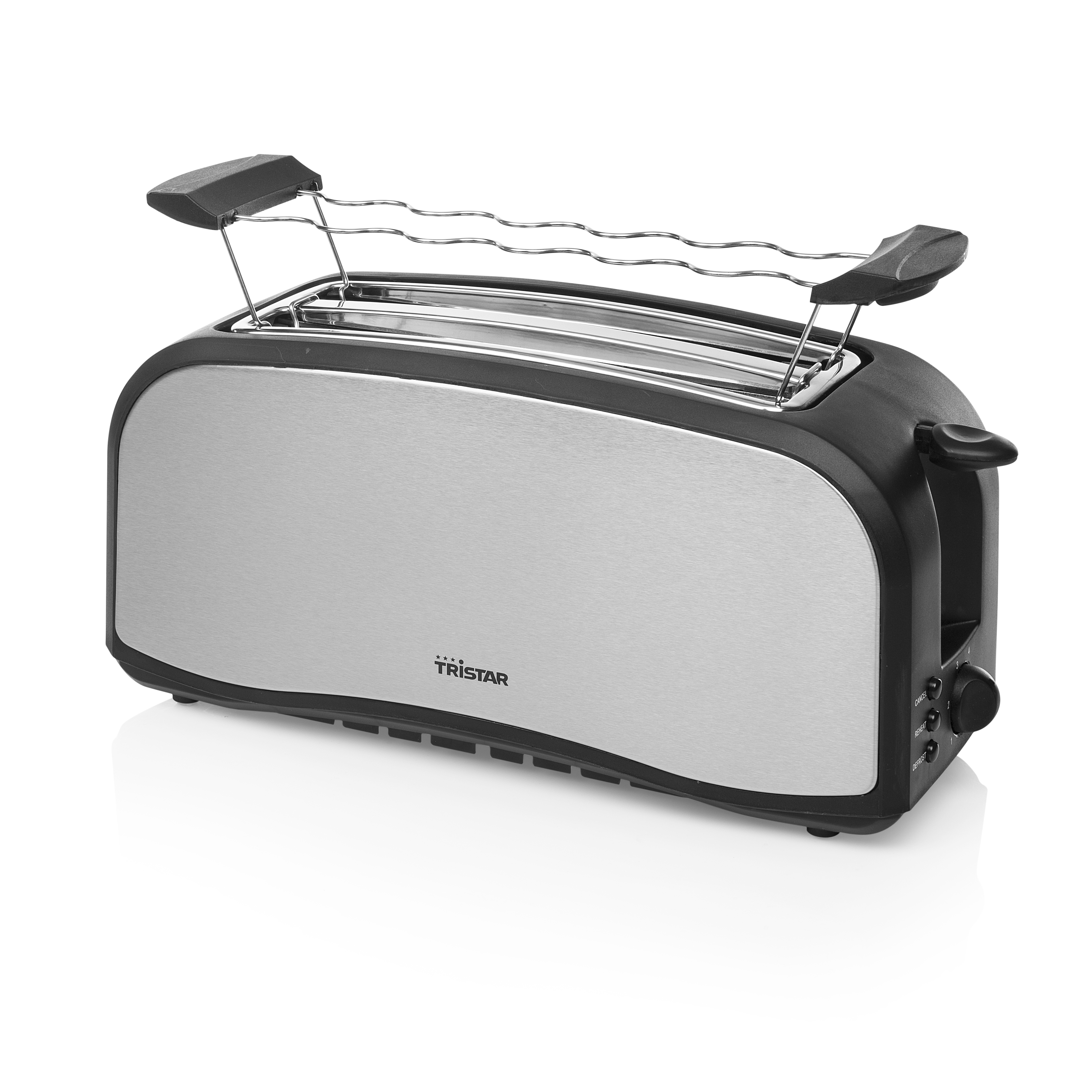 Srebrny toster z czarnymi akcentami. Dwa otwory na chleb. Srebrny ruszt grzewczy na górze.