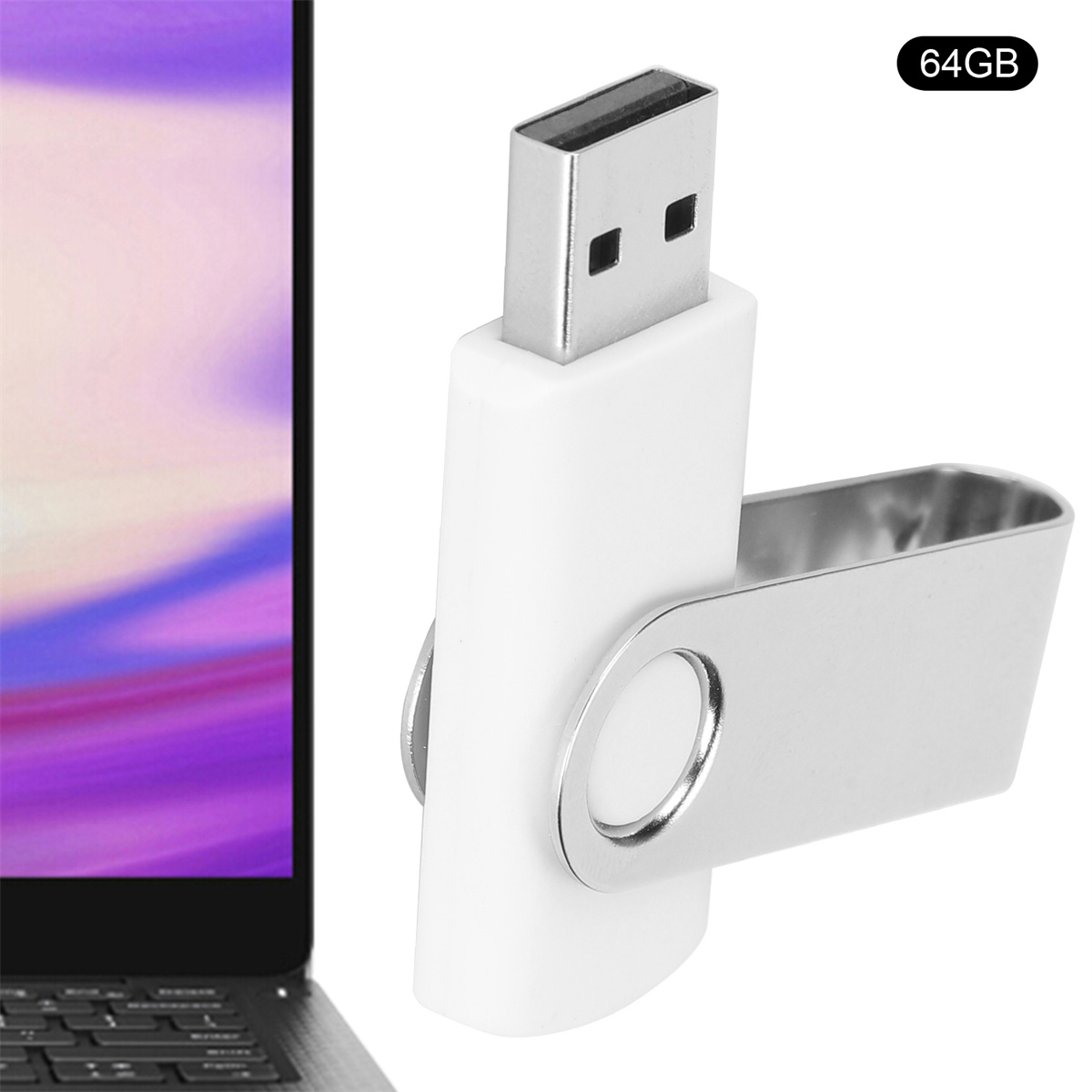 Weißer USB-Stick mit silbernem Metall-Schwenkclip, neben einem Laptop mit lila Bildschirm.