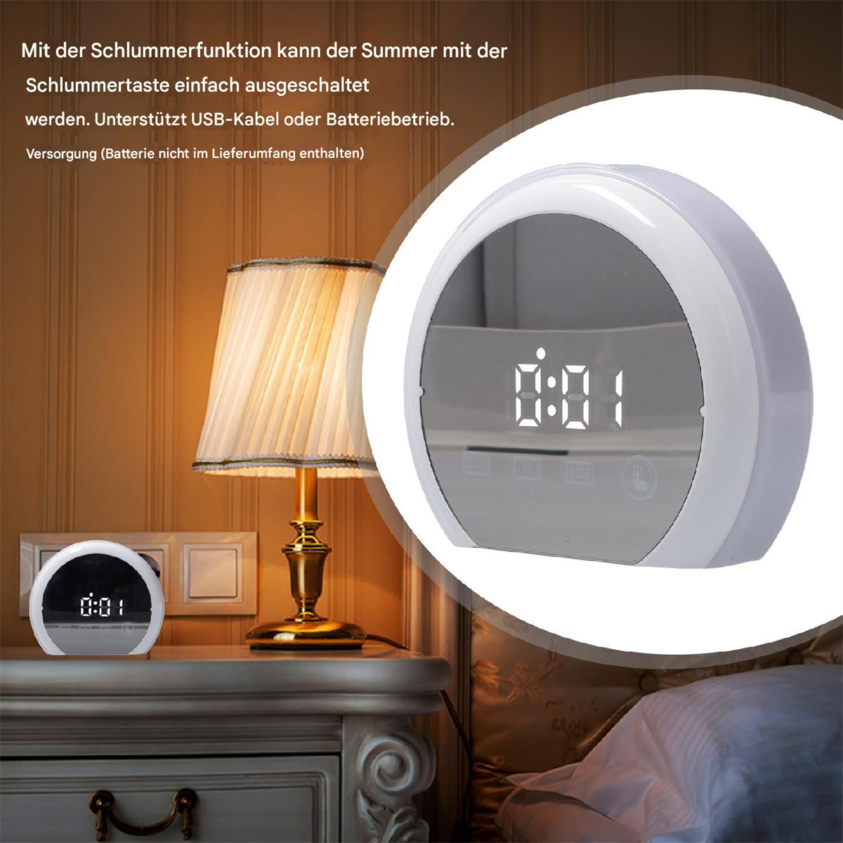 Ein weißer Wecker mit Digitalanzeige auf einem Nachttisch mit Lampe.