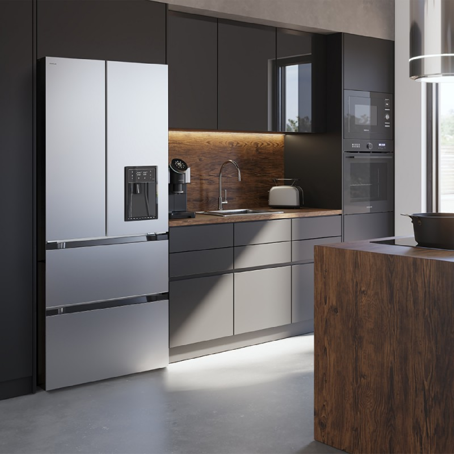 Un moderno frigorifero in acciaio inox e una cucina con mobili scuri e dettagli in legno.